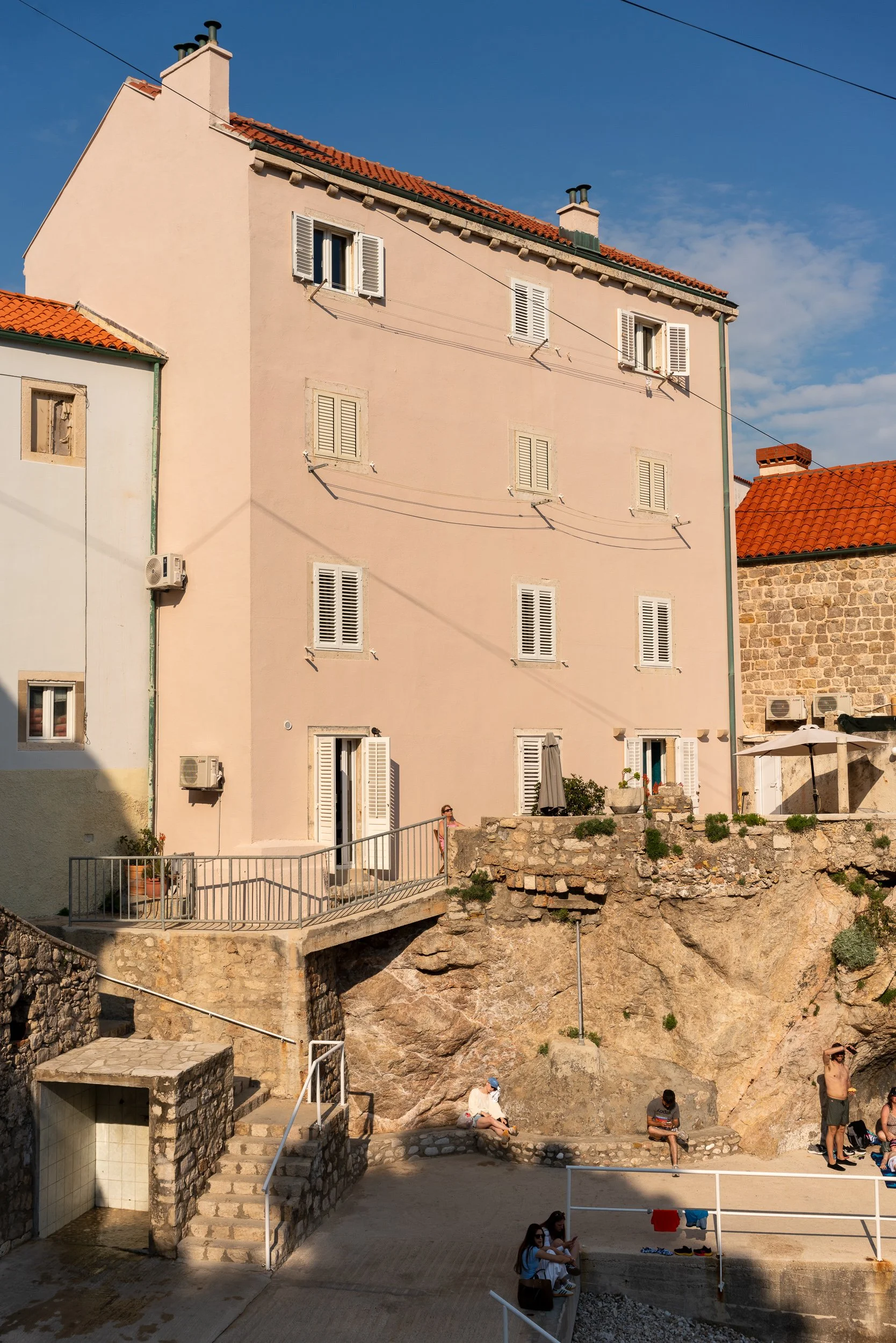 Exterior_018.jpg