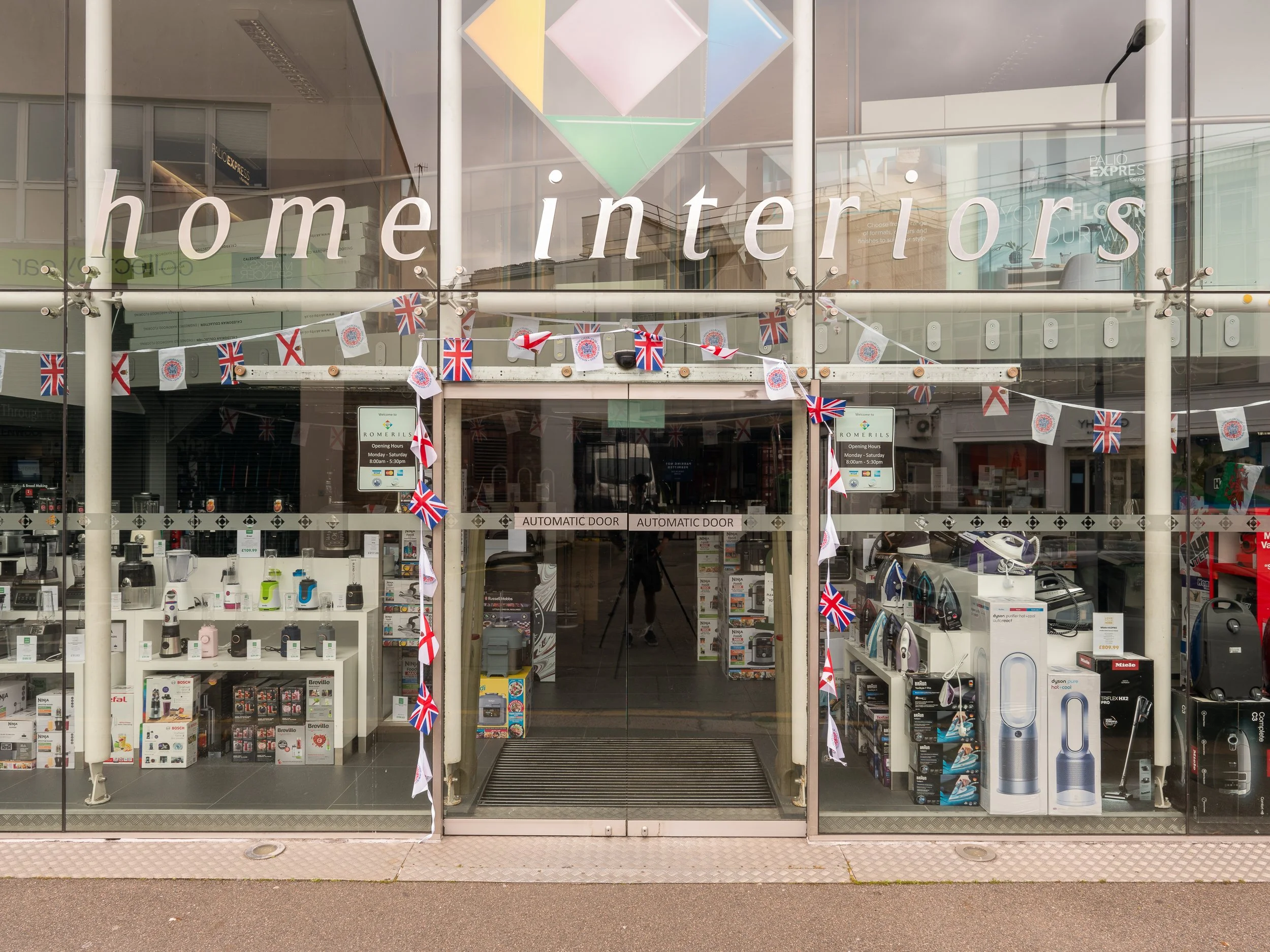 Coronation Shop Front_007.jpg