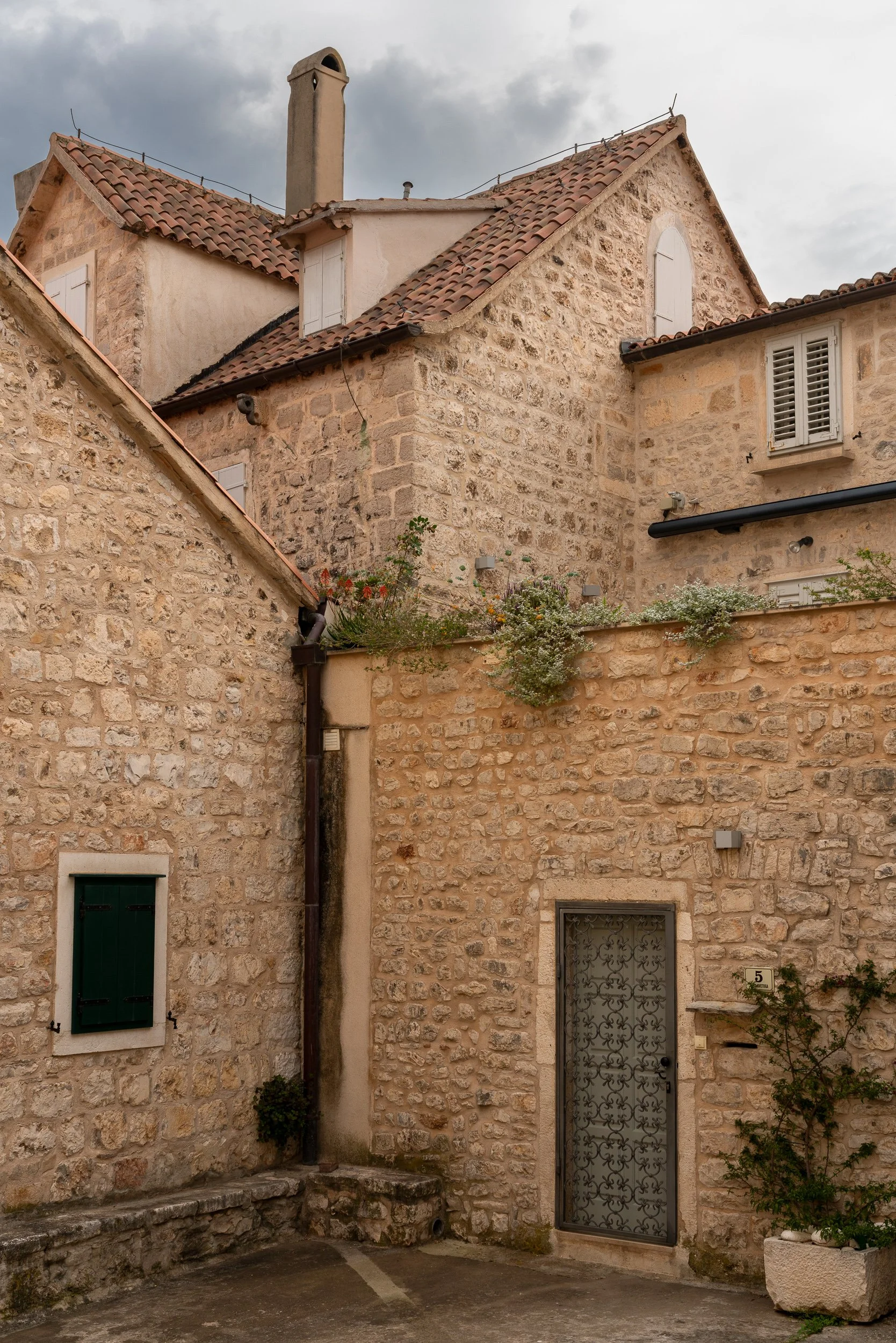Exterior_016.jpg