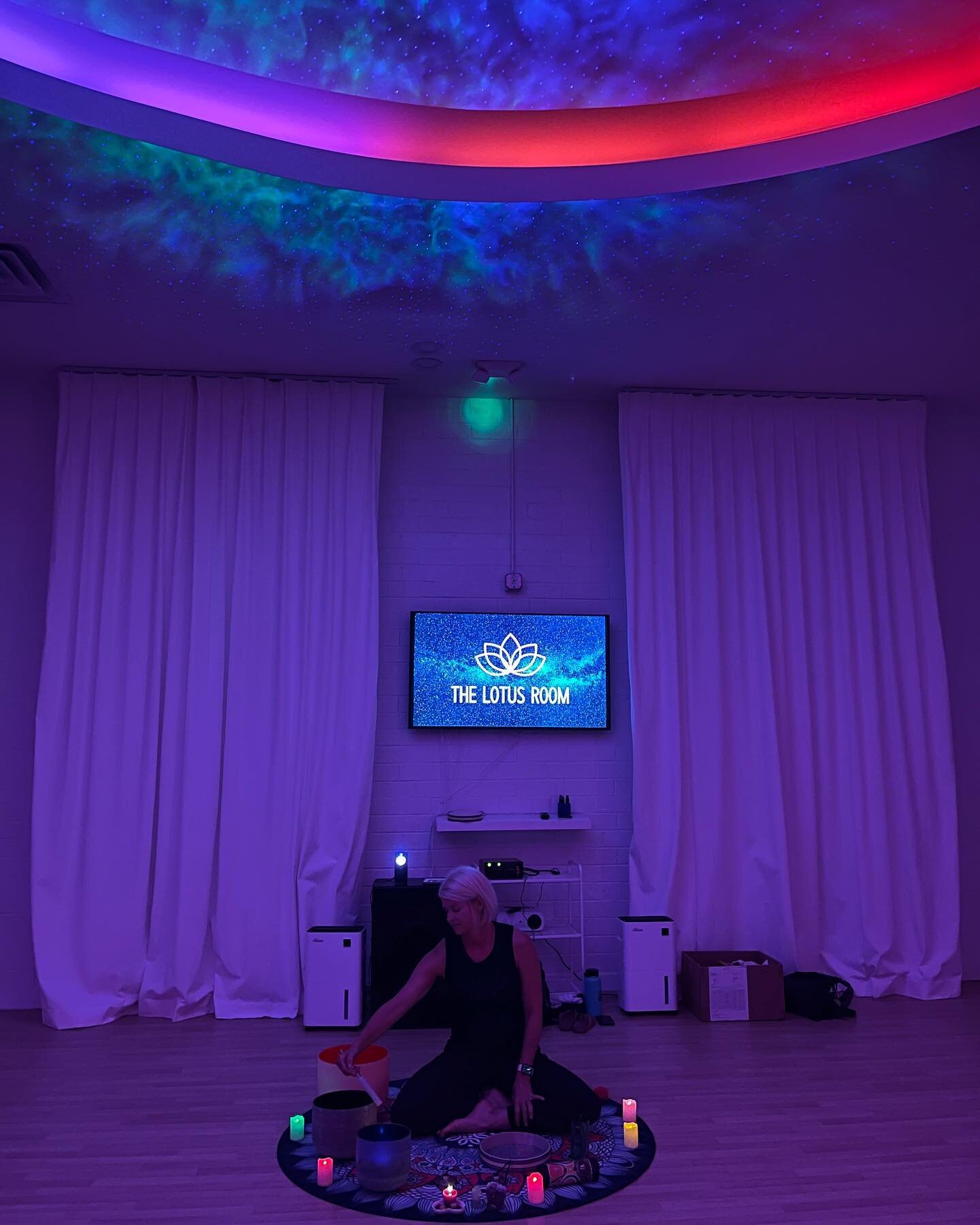 The Perfect Sound healing set up doesn&rsquo;t exi- 👀

But seriously though, this set up 🤩 

Join us for a Sound Healing experience like no other - every Friday &amp; Sunday ✨
&bull;
&bull;
&bull;
&bull;
&bull;
#GLOW #raleigh #soundhealing