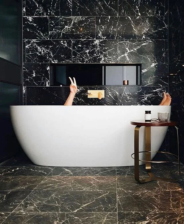 Rockin' it in the tub. 
#bathlikearockstar #bubbles #stayinginisthenewgoingout