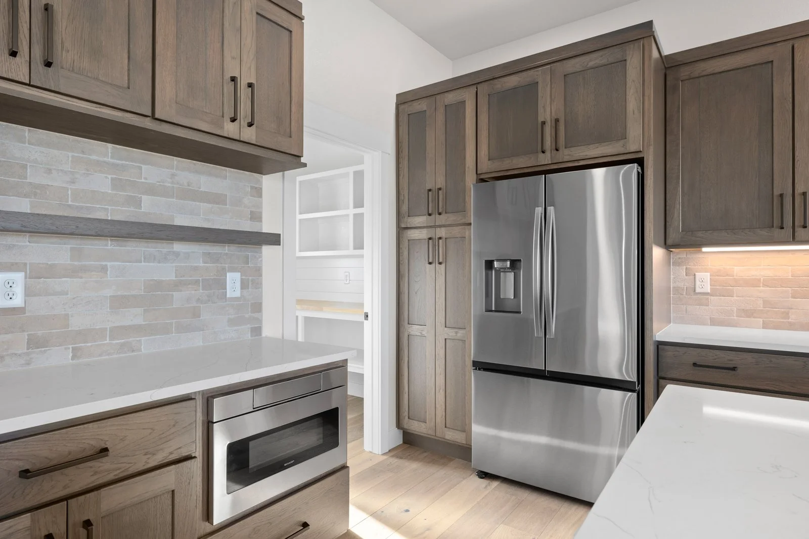 11808 3 dots ct-24.jpg