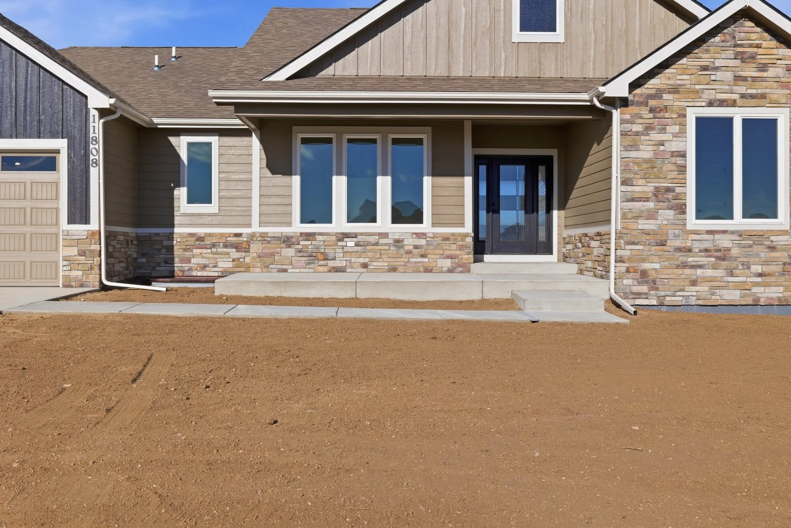 11808 3 dots ct-3.jpg