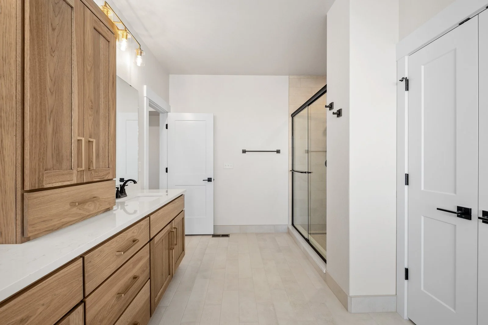 11801 3 dots-30 adj.jpg