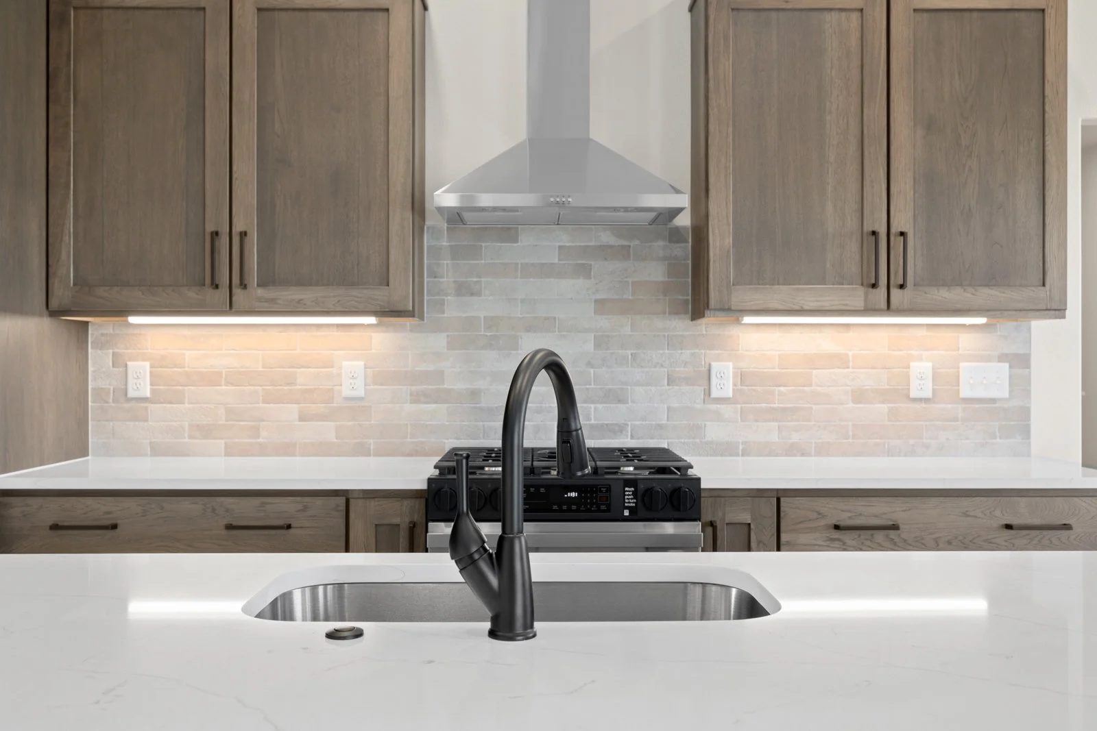 11808 3 dots ct-21.jpg