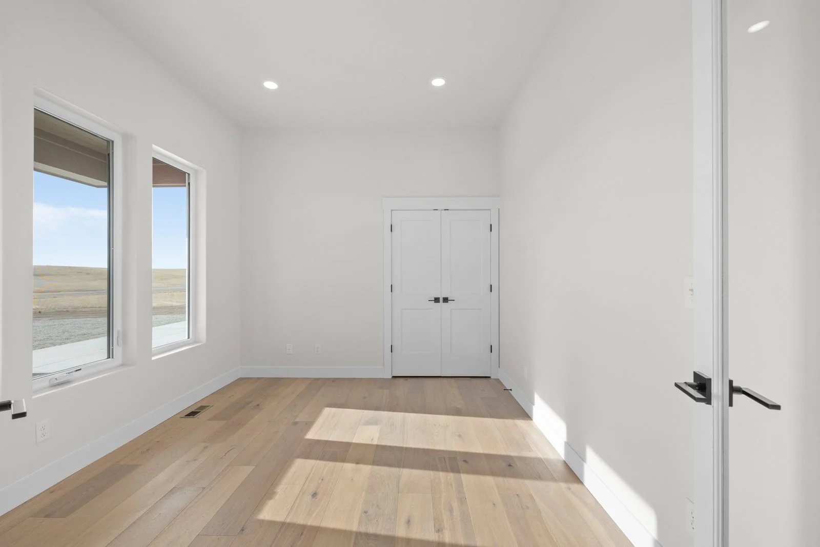 11808 3 dots ct-13.jpg