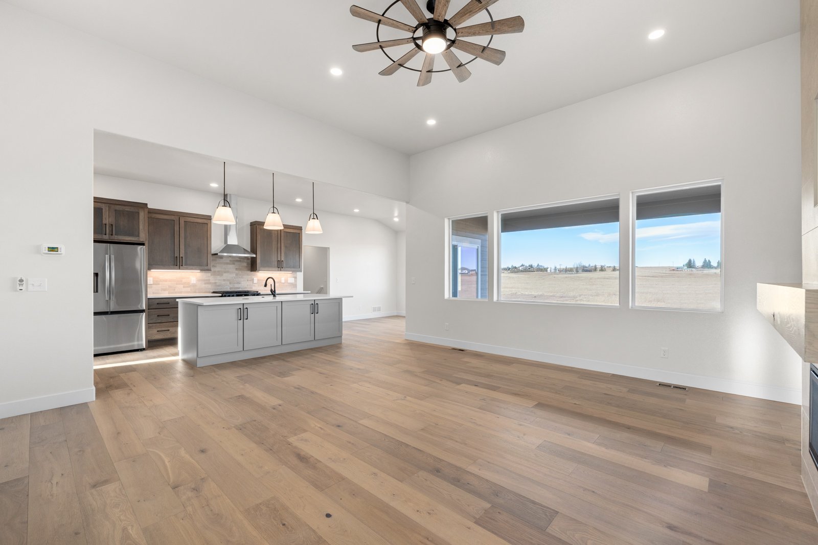 11808 3 dots ct-15.jpg