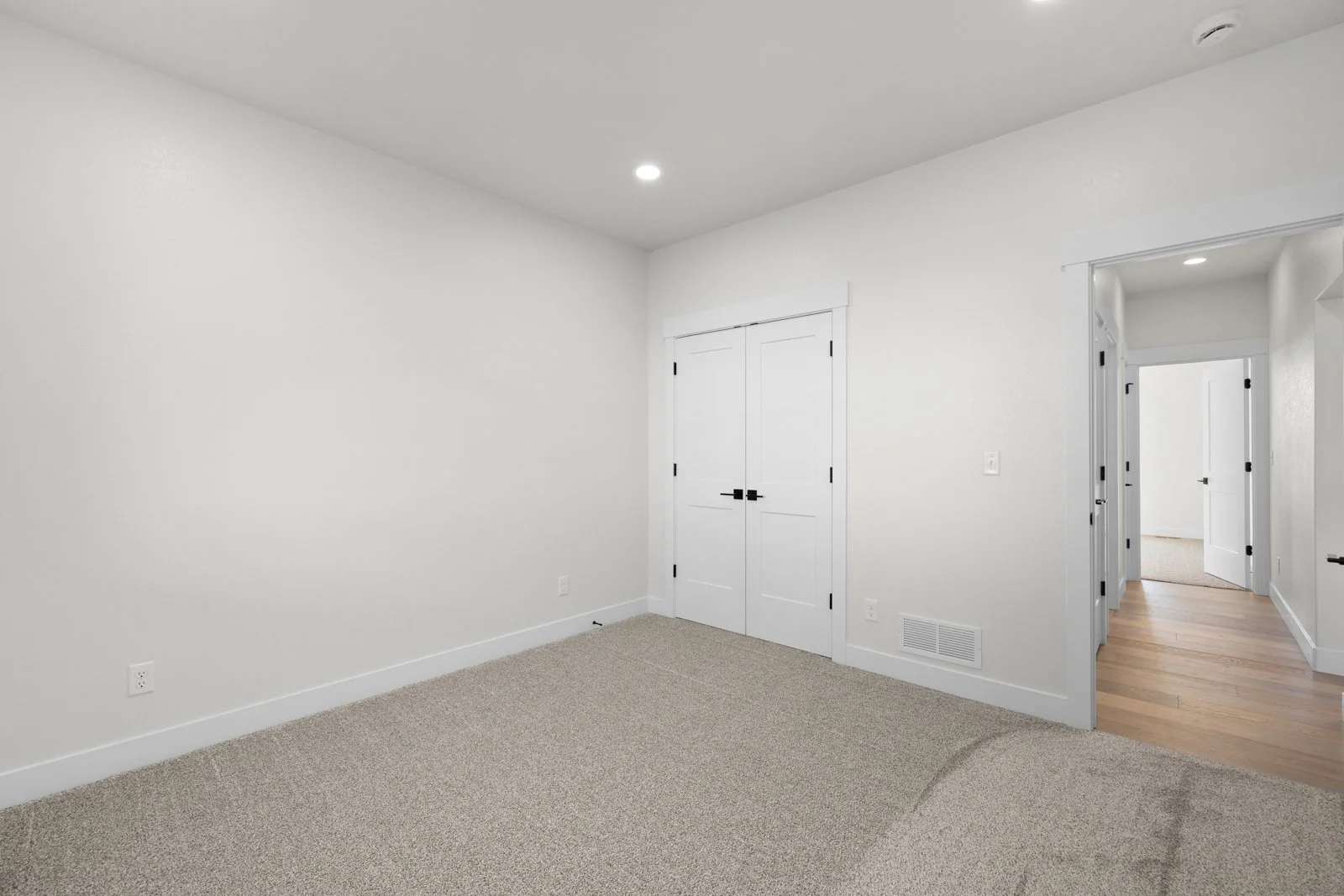 11808 3 dots ct-40.jpg