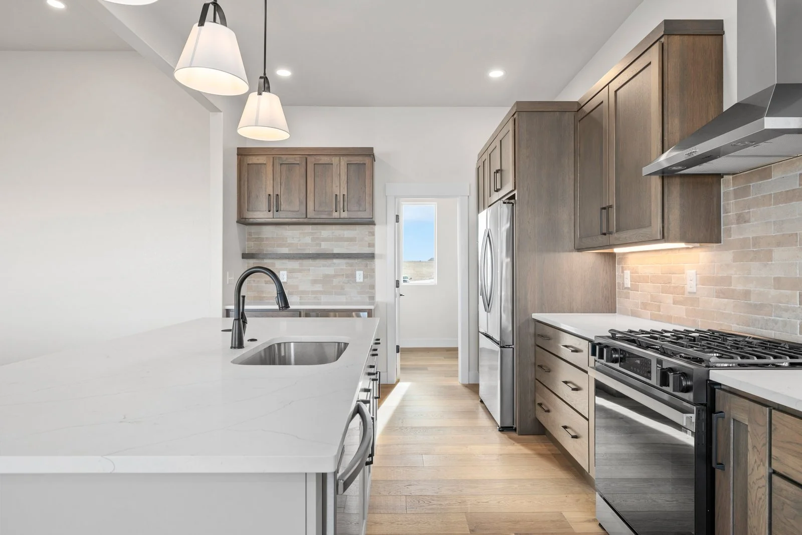 11808 3 dots ct-25.jpg