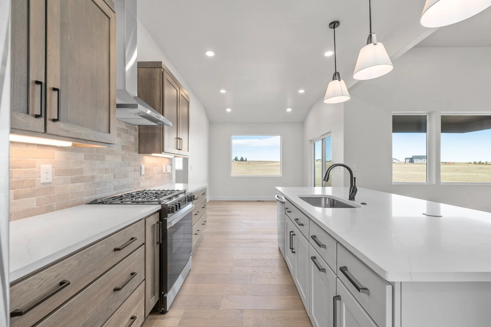 11808 3 dots ct-26.jpg