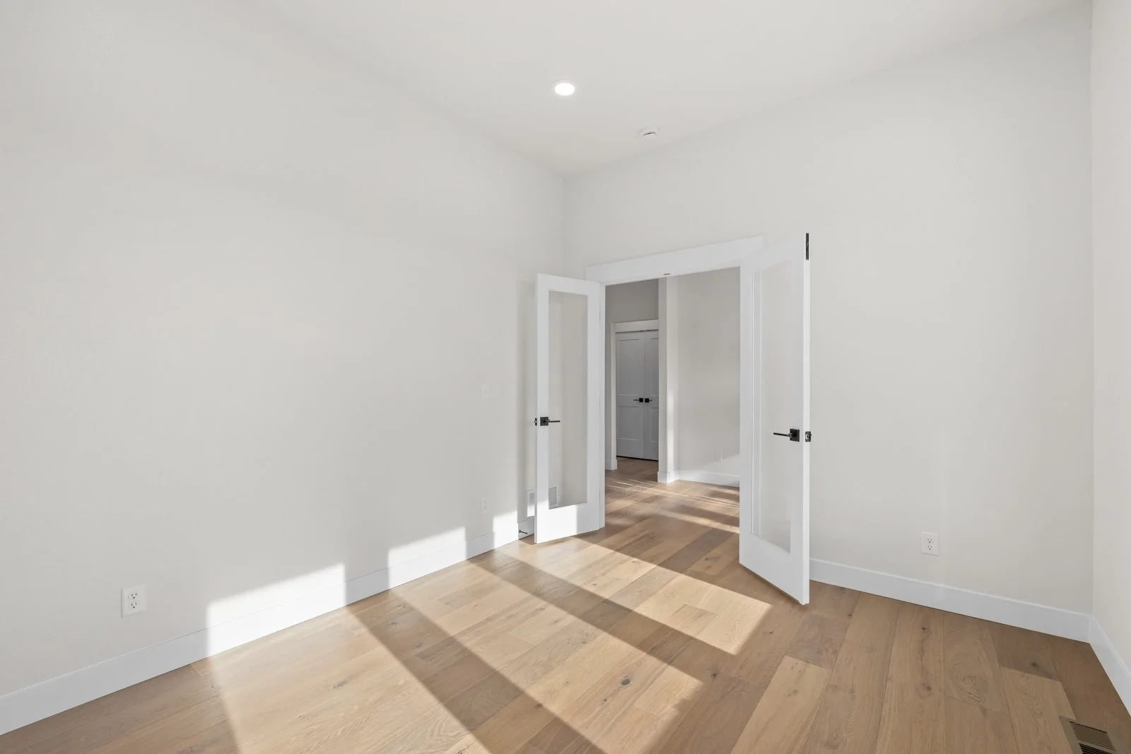 11808 3 dots ct-14.jpg