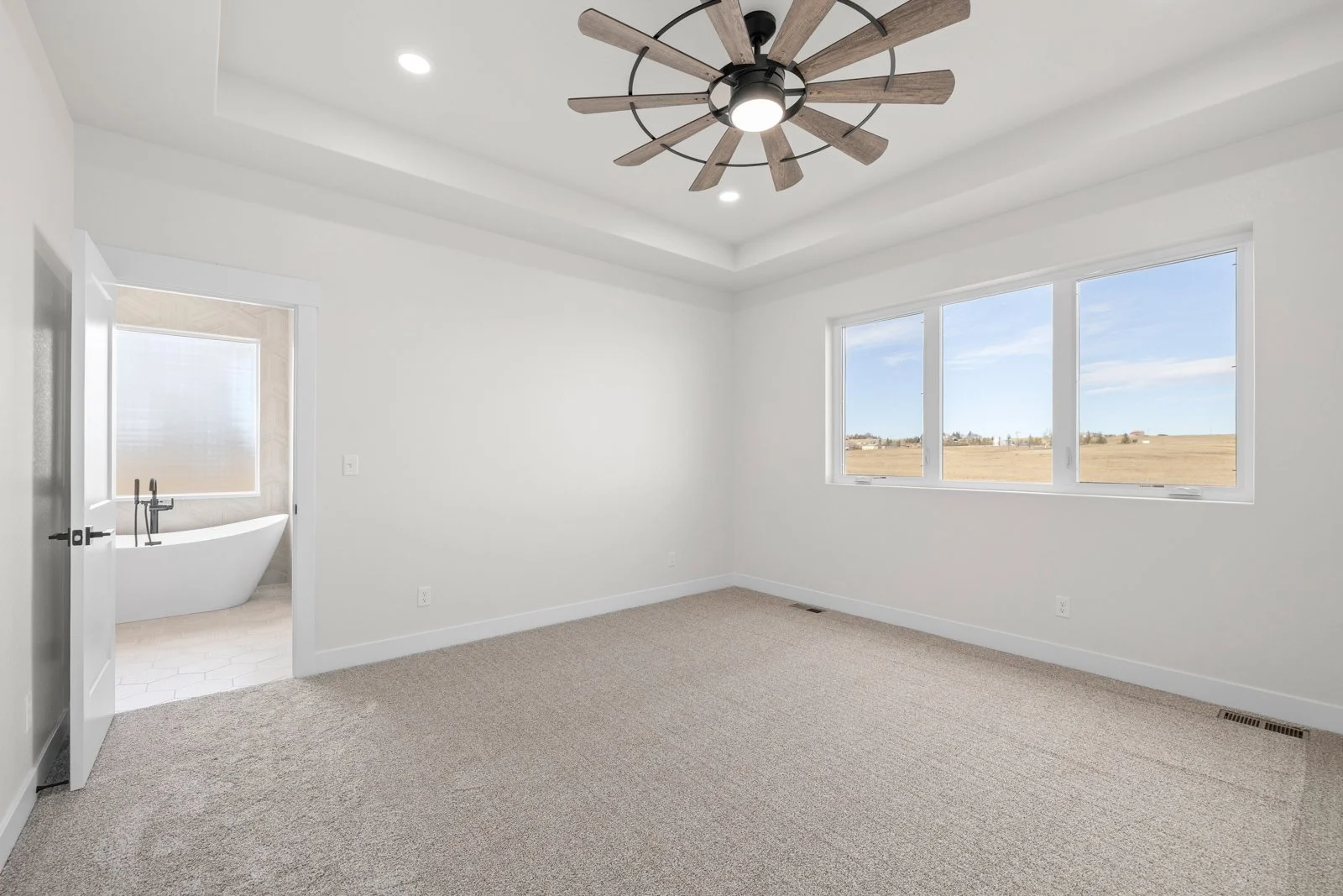 11808 3 dots ct-32.jpg