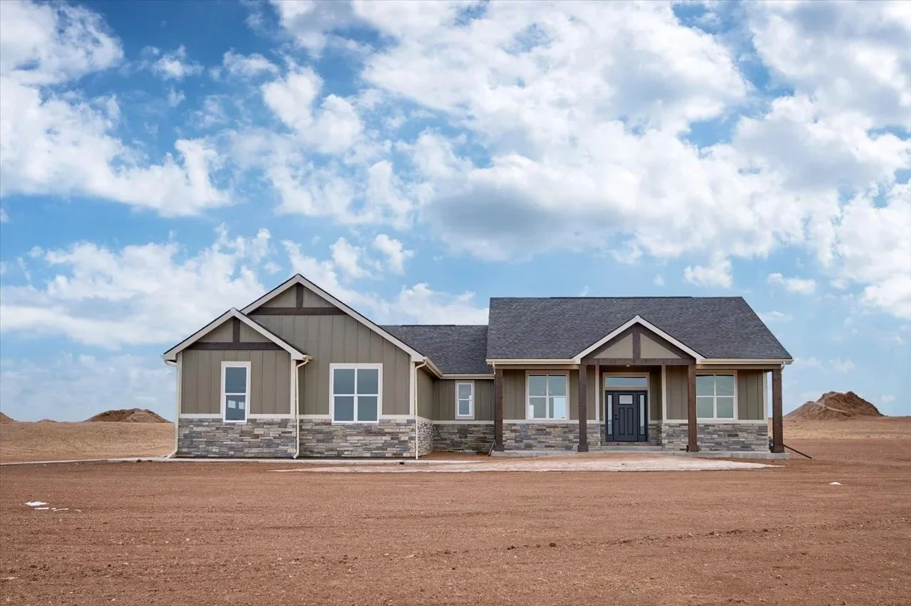 The Brookside (2,076 sq. ft. on main)