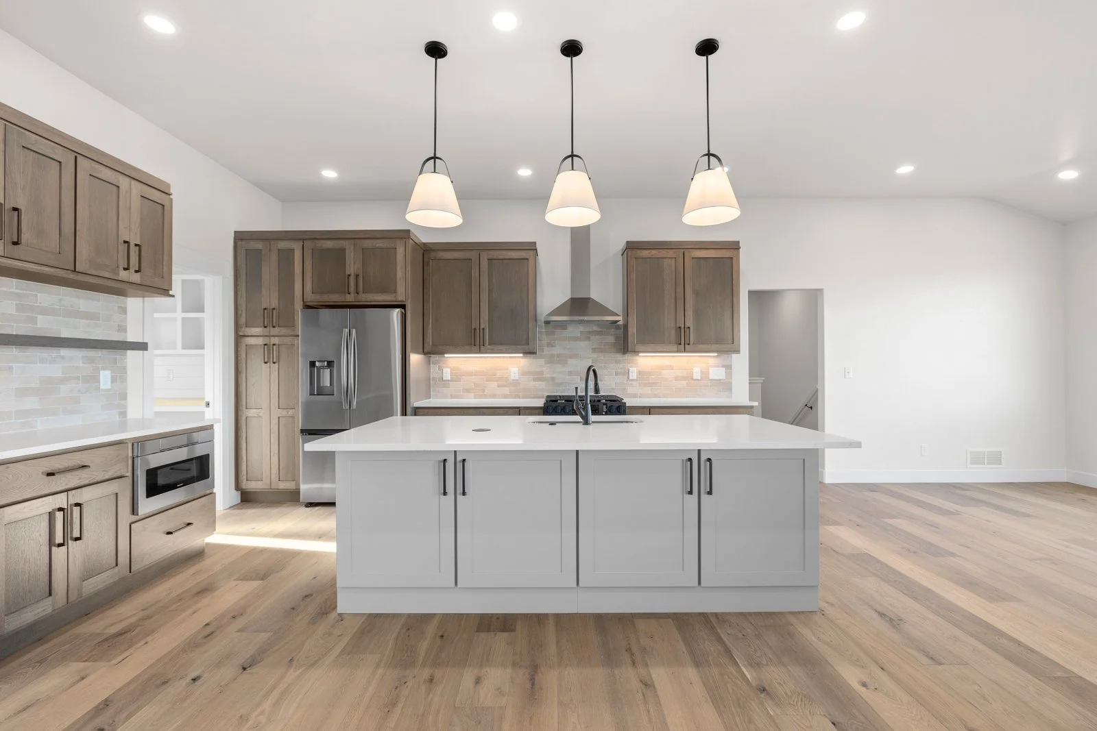 11808 3 dots ct-23.jpg