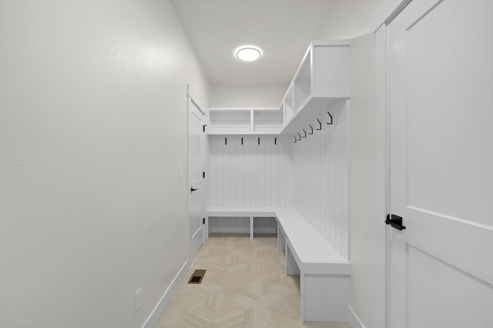 11808 3 dots ct-31.jpg