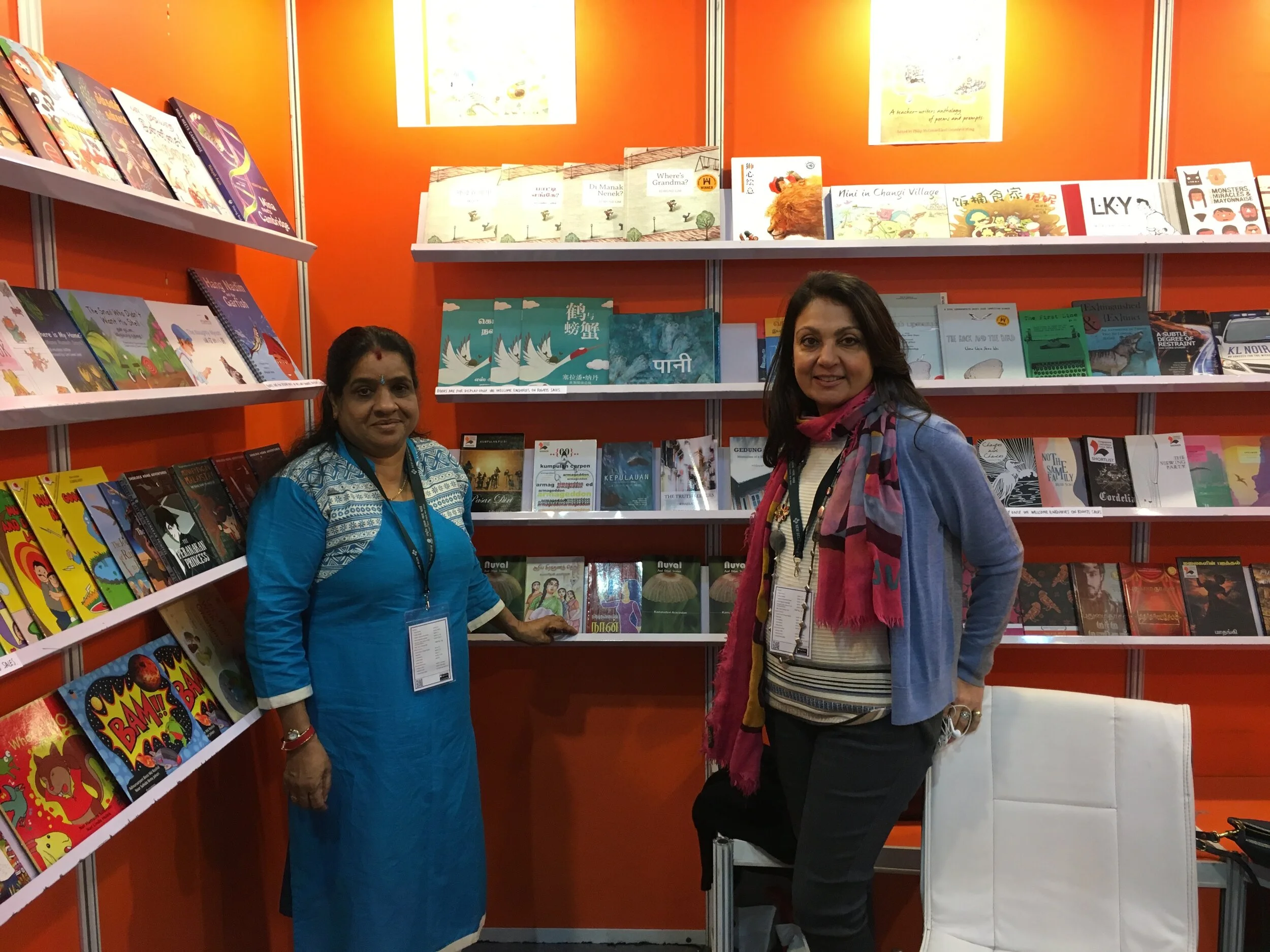 Coonoor Kripalani with Kamaladevi Aravindhan at the Singapore Booth at the New Delhi World Book Fair in 2016.