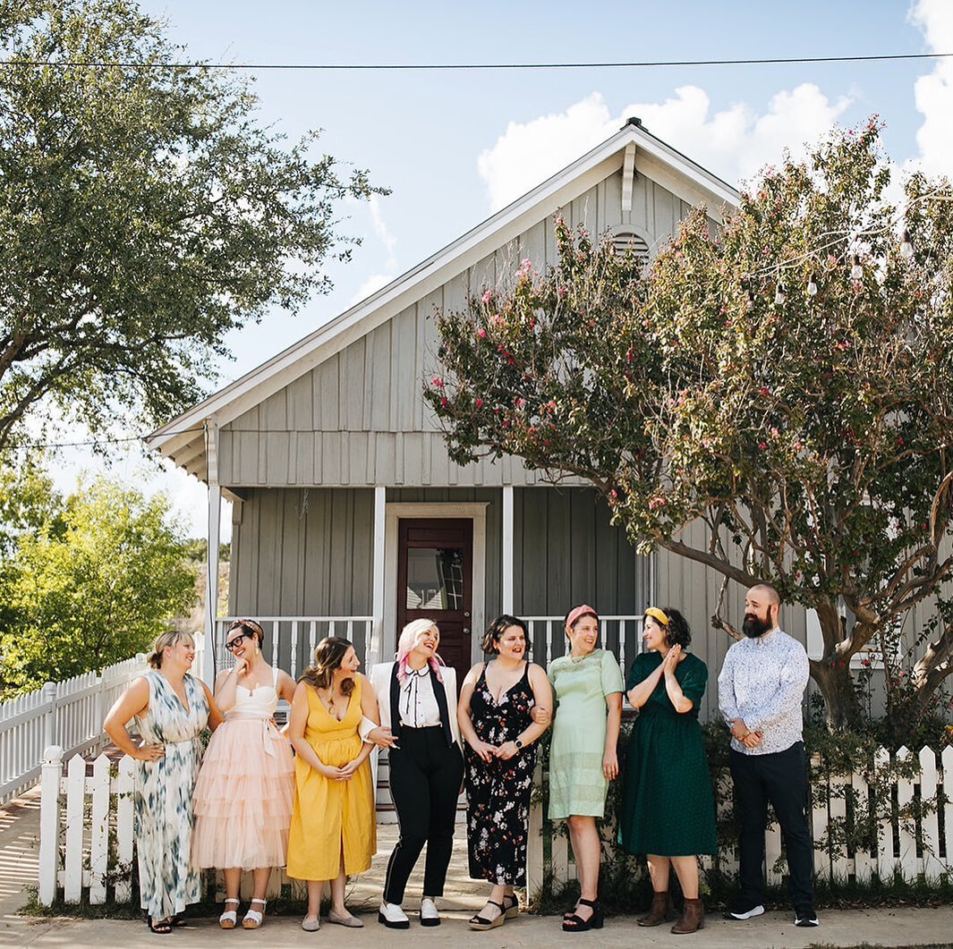 ⭐️ TIPS FOR YOUR ULTIMATE WEDDING PARTY:
⠀⠀⠀⠀⠀⠀⠀⠀⠀
1. Do what you want.
2. Wear what you want. 
3. DANCE.
⠀⠀⠀⠀⠀⠀⠀⠀⠀
Happy weekend, everyone. Hope you&rsquo;re locking in core joyful memories like riding in the back of your sister-in-law&rsquo;s JEEP 