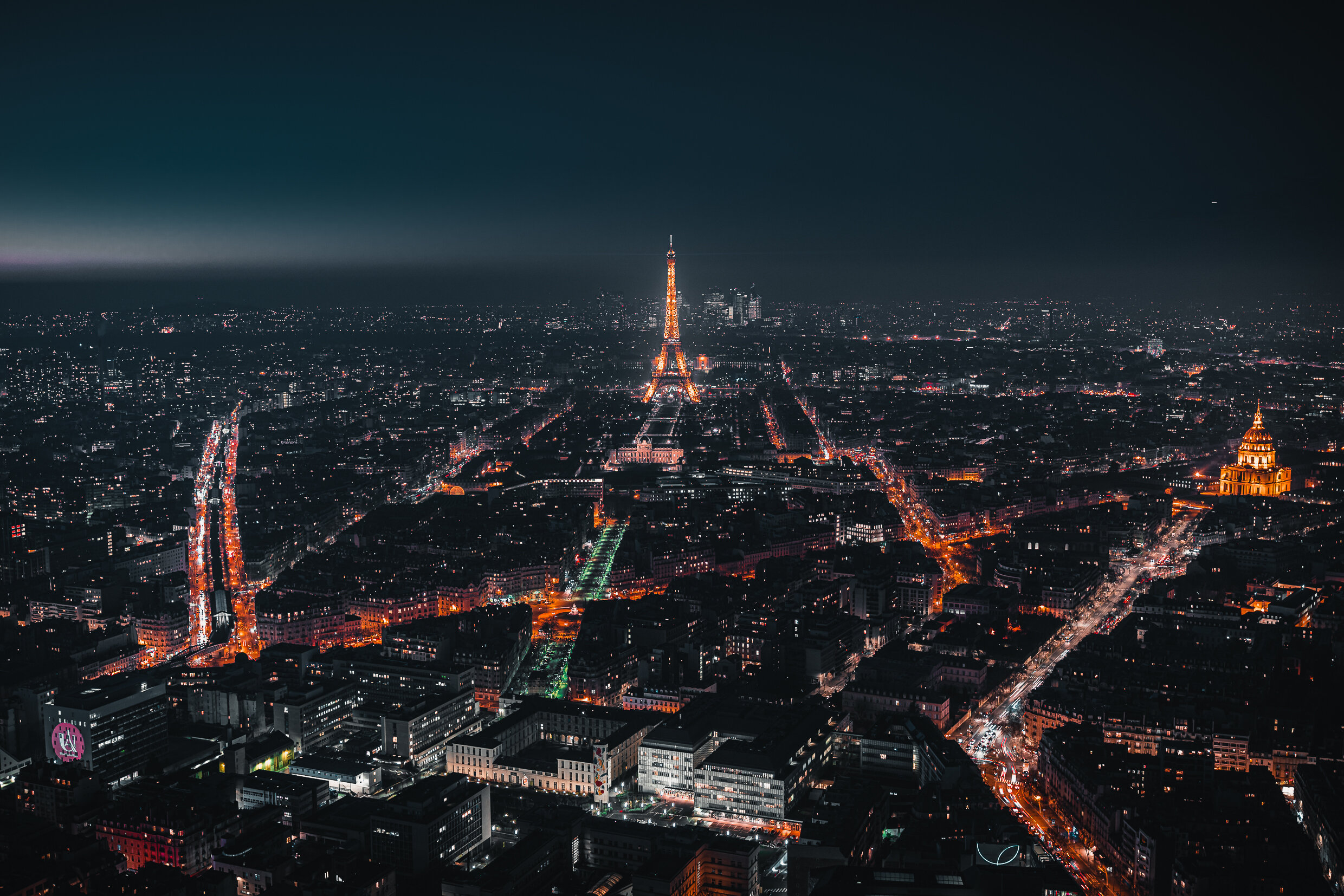 AyushPhotography_12_31_2019_Paris_EffielTowerNight_001.jpg