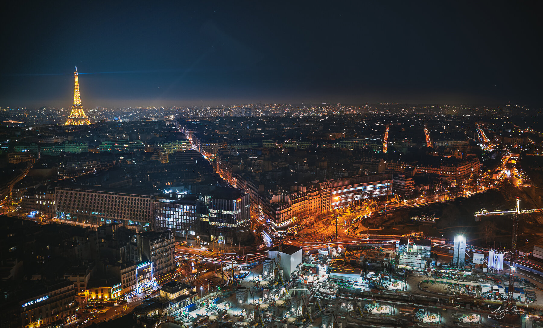 AyushPhotography_12_30_2019_Paris_EiffelTower_LongExpo.jpg