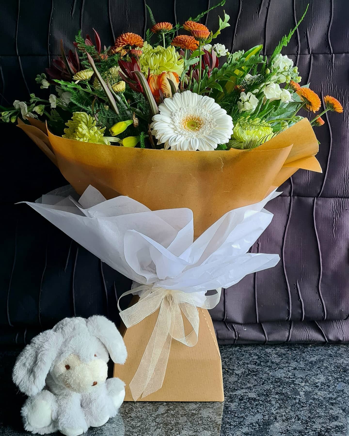 A big surprise for a new little soul 🤍🌸
#flowers #customorder #florist