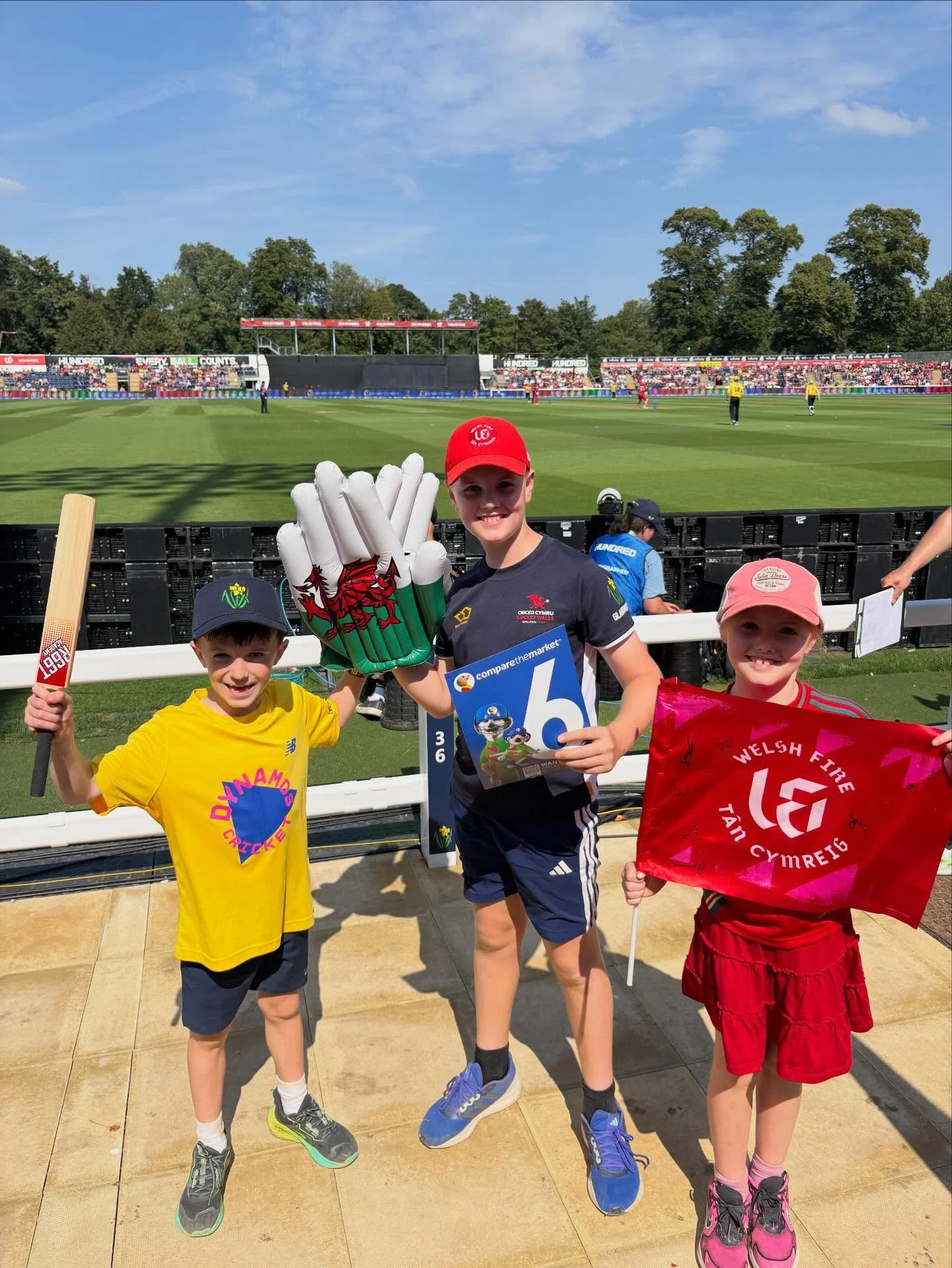 Loving the cricket here @sophiagardens supporting @welshfire with the kids and their cousins including my 10 yr old nephew who plays for west Wales 🏴󠁧󠁢󠁷󠁬󠁳󠁿 🔥 🙌

#welshfire #amsercriced #hundred #cardiff #caerdydd