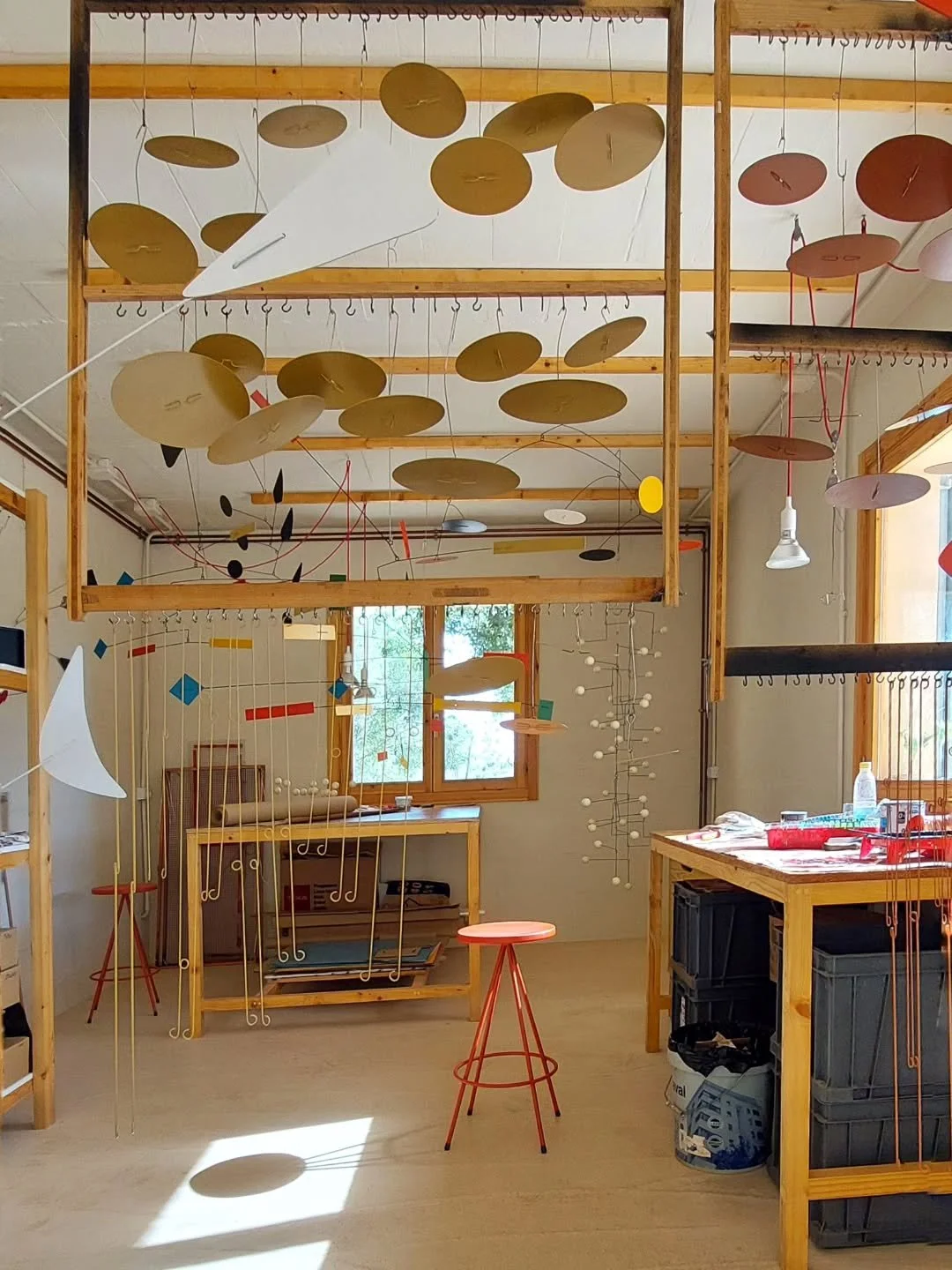 Welcome to Solito's workshop, the heart of our craftsmanship, where each mobile is carefully designed and balanced by hand.

We warmly welcome you to visit solito.es and explore our complete collection. If you do not find one that suits your home or 