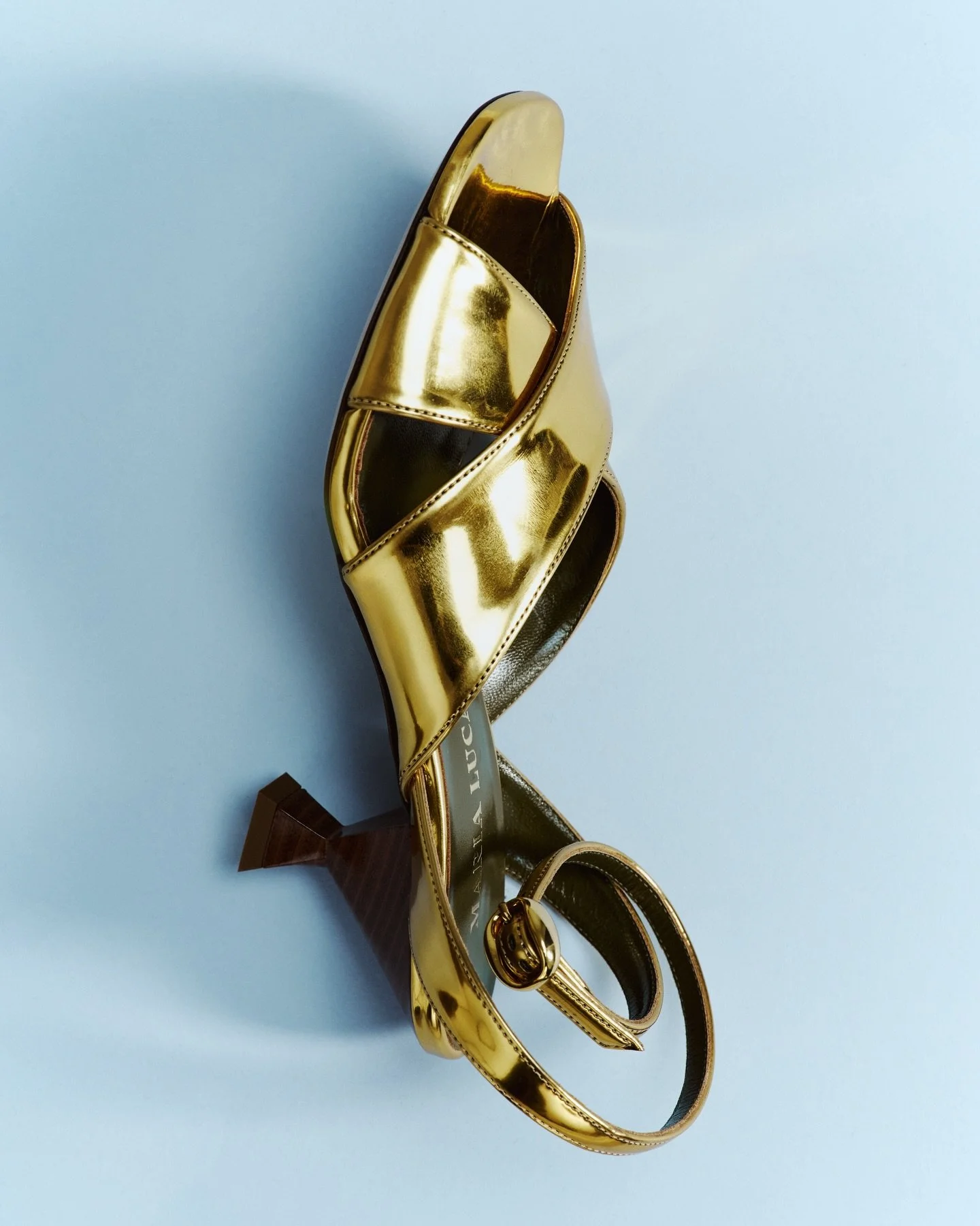 A golden shoe for your golden days.
Find the Osanna Sandals at the link in bio.