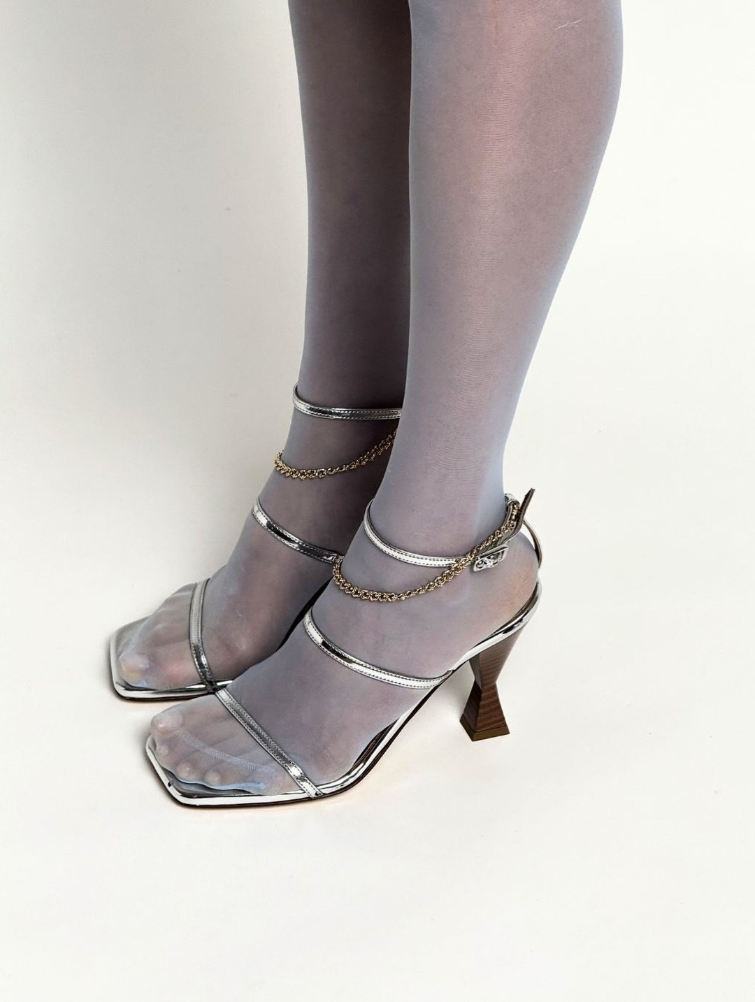 Always picture-ready.
Explore the SS26 collection online.