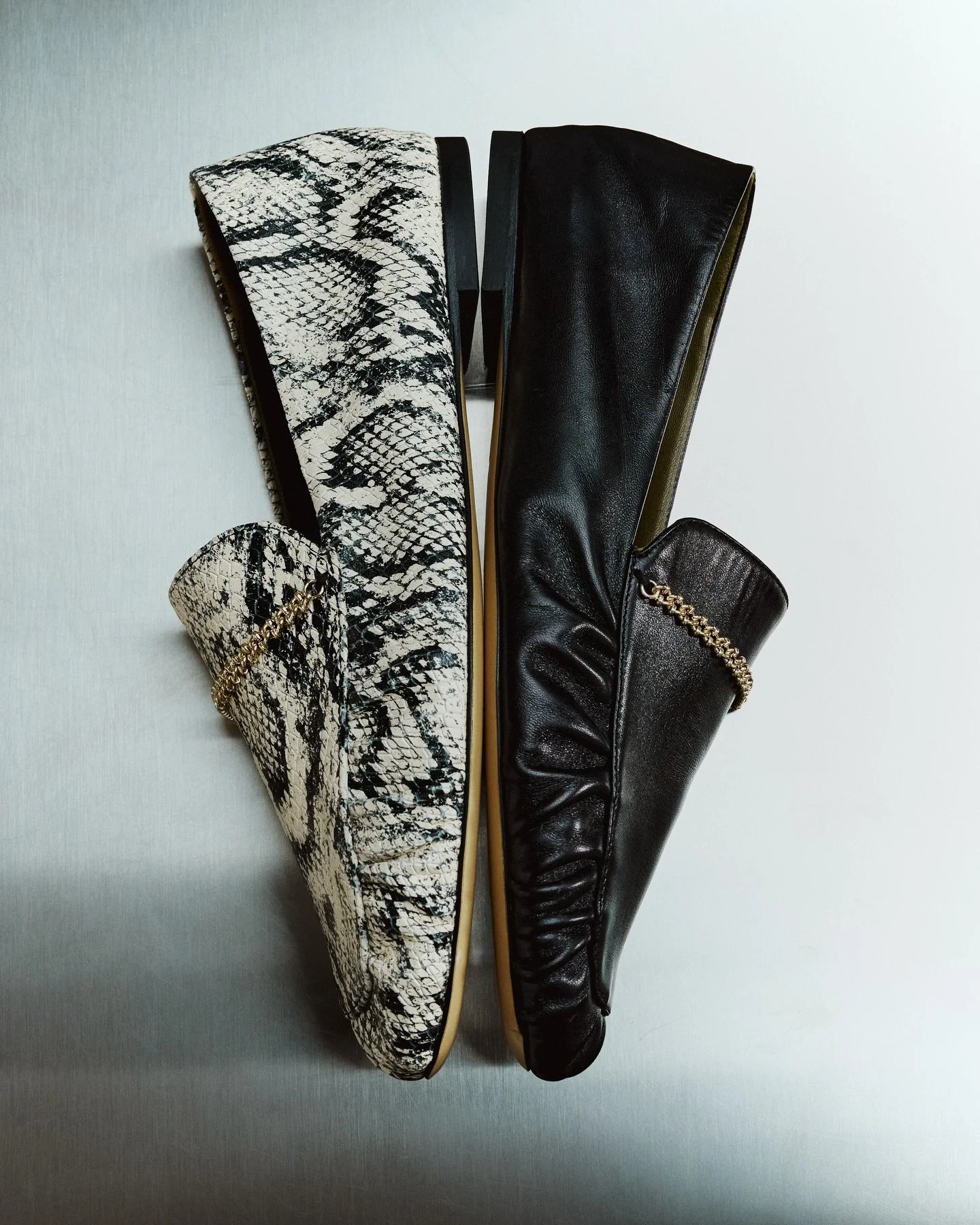 The two souls of our Ortensia Loafers.
Which one is more you?