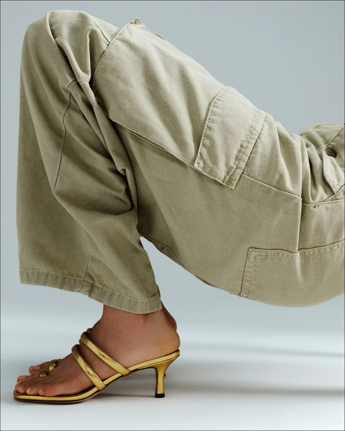 The touch of luxury that elevates any look.
Find our Gold Modia Sandals at the link in bio.