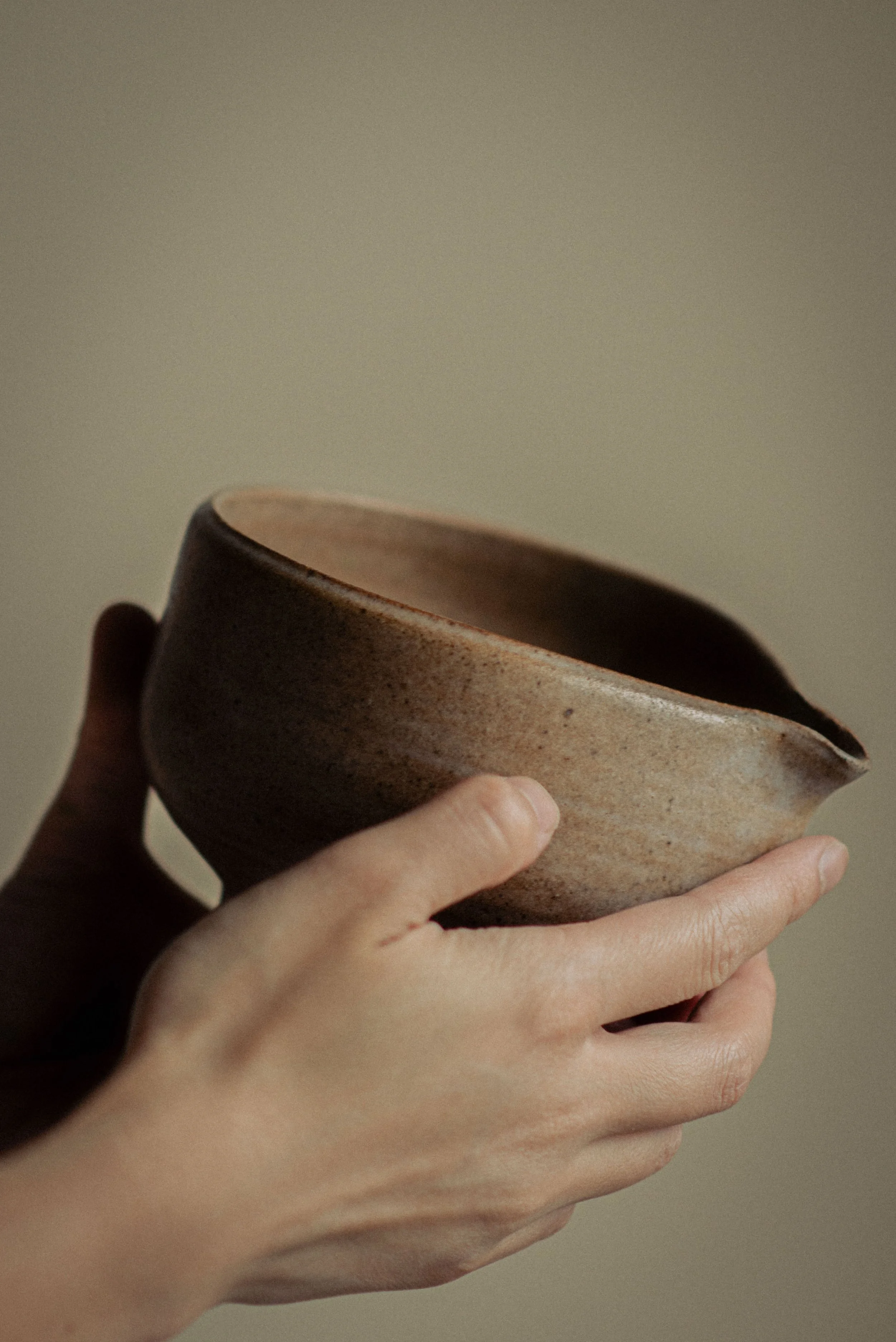 Jay-Yang┬⌐2025-07_Vessel-of-Light_Med-Res_Chawan_DSC2264.jpg