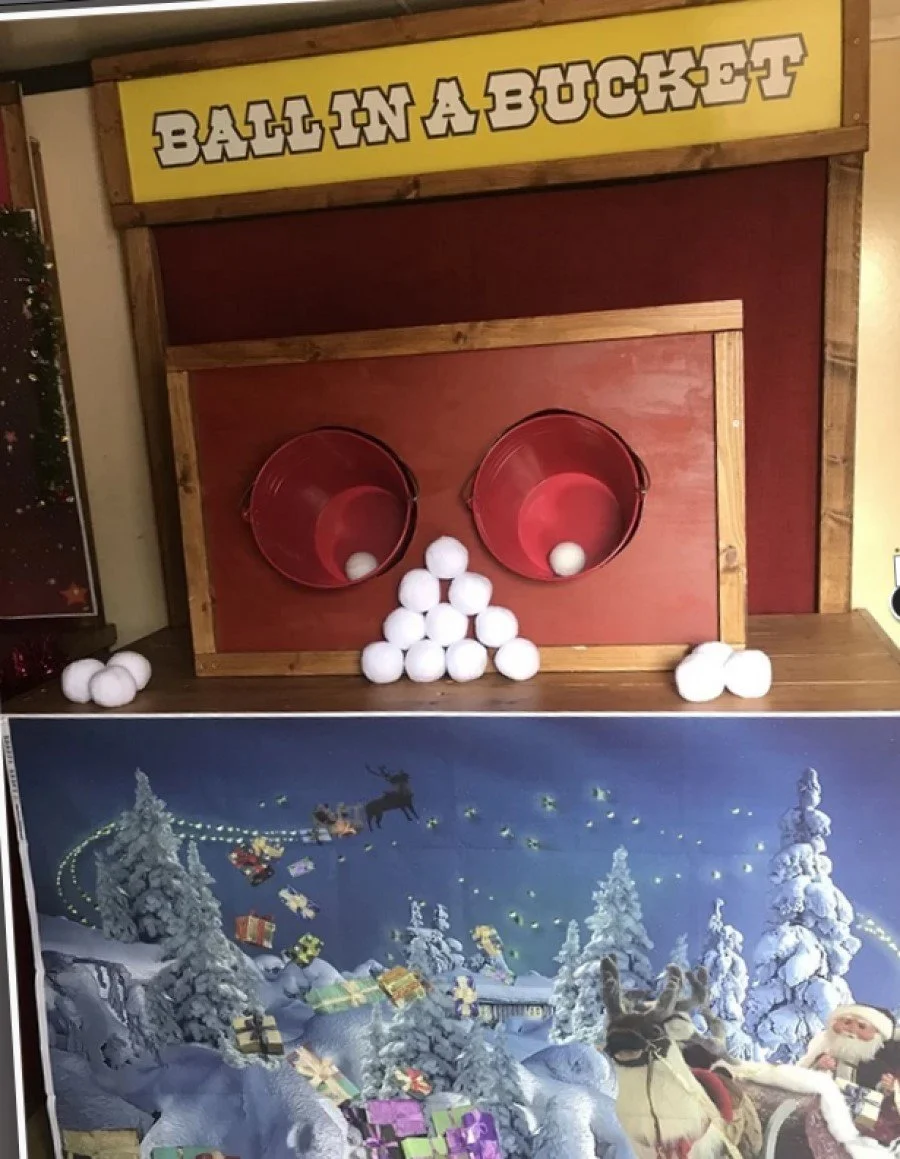 Christmas Themed Stalls (2).jpg