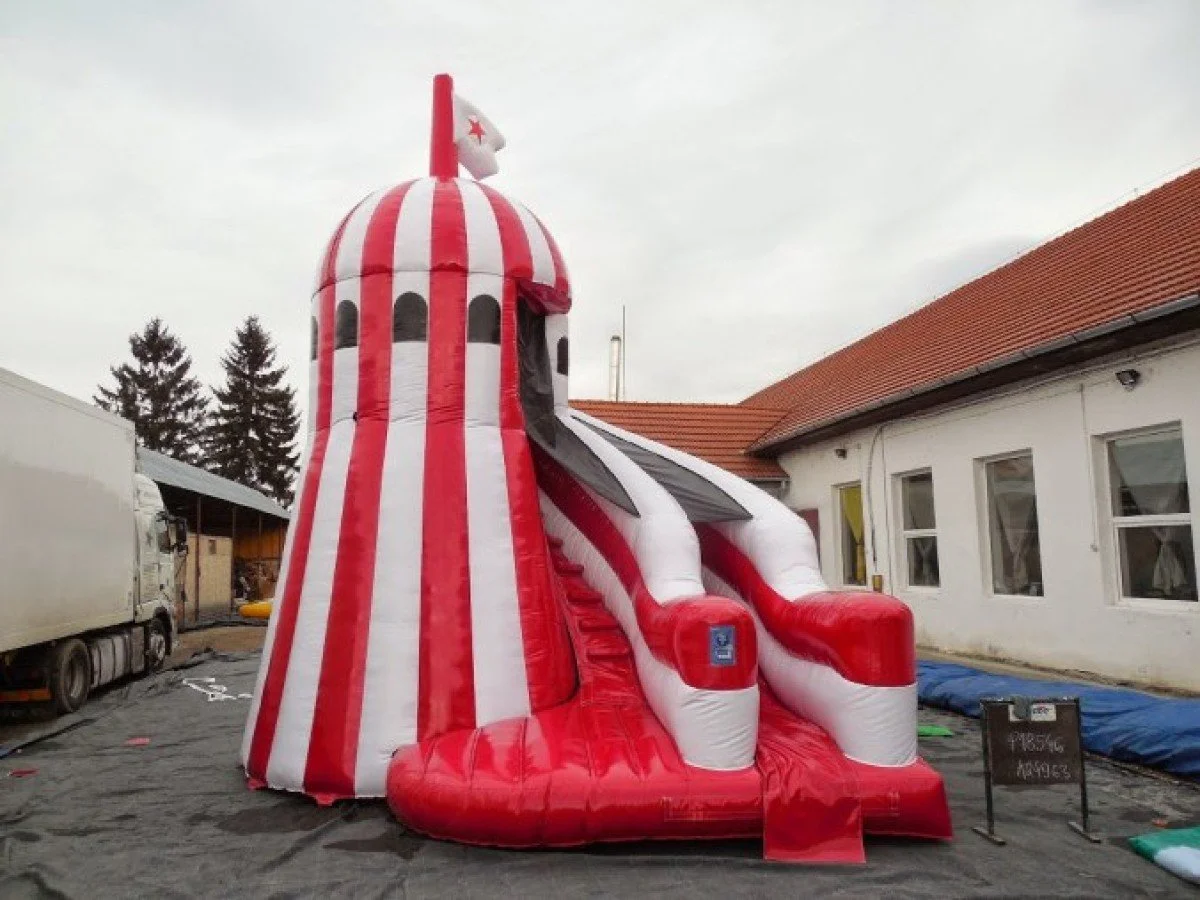 heler skelter inflatable  (3).jpg