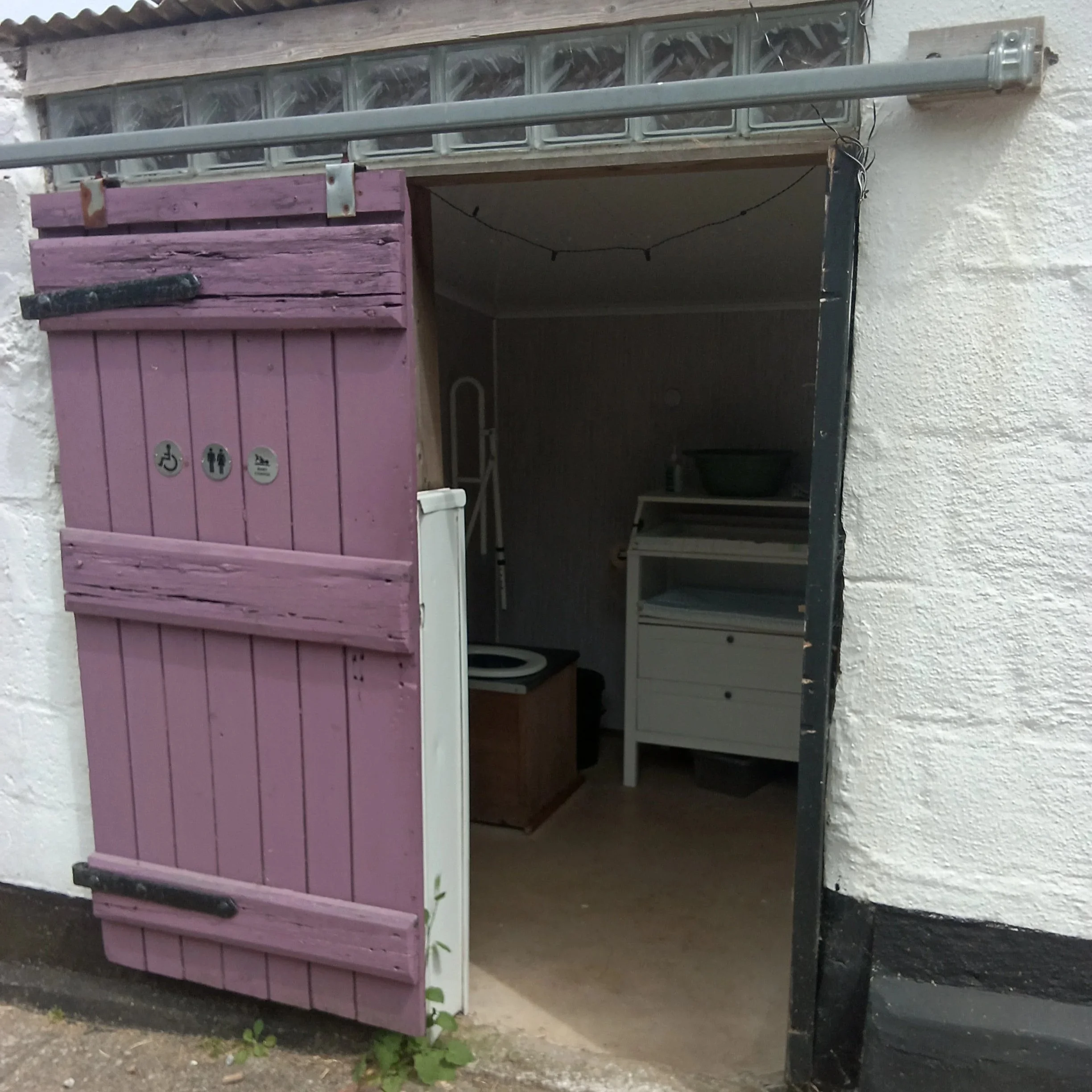 Eco-loo sliding door