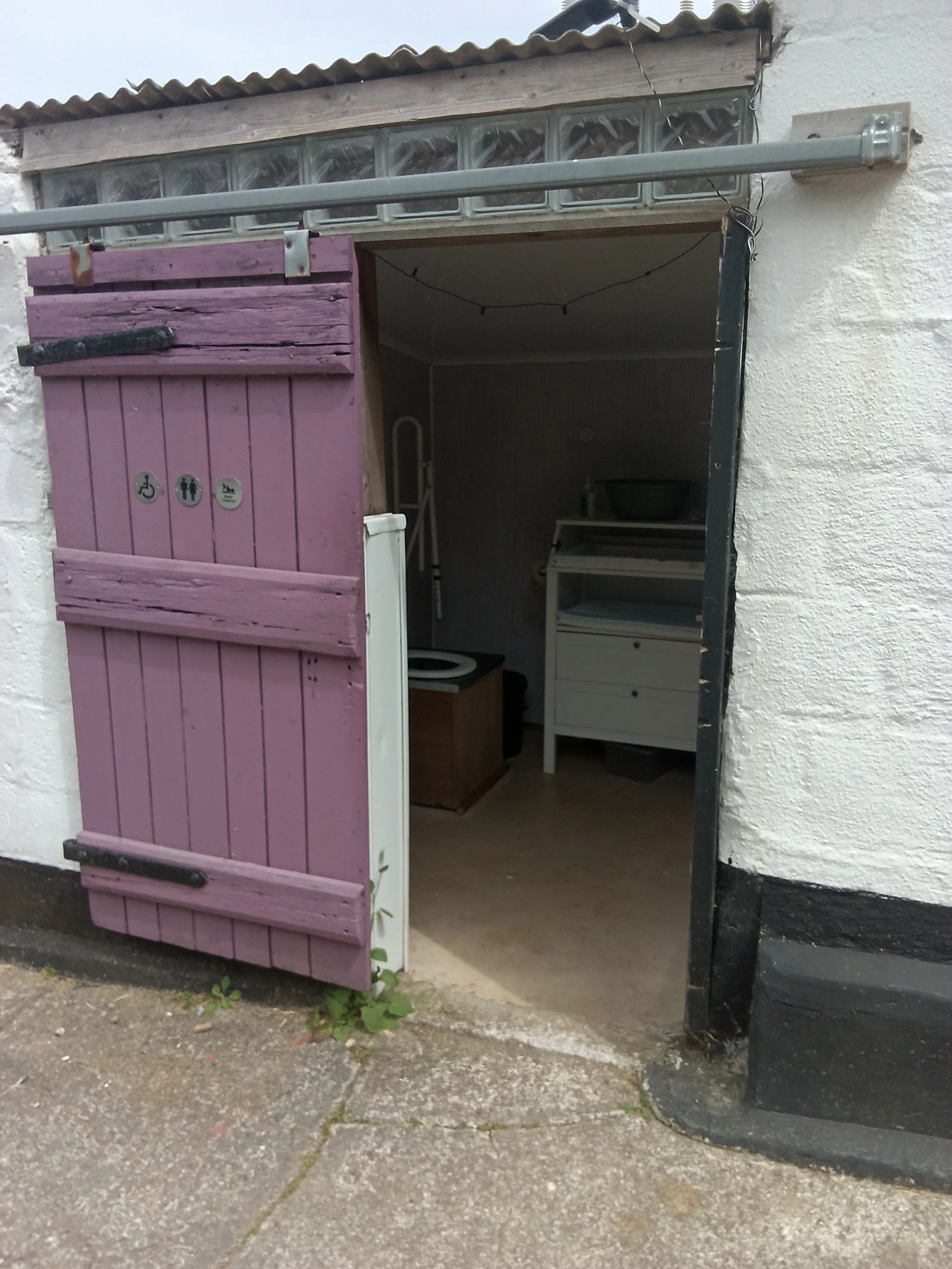 Eco-loo sliding door