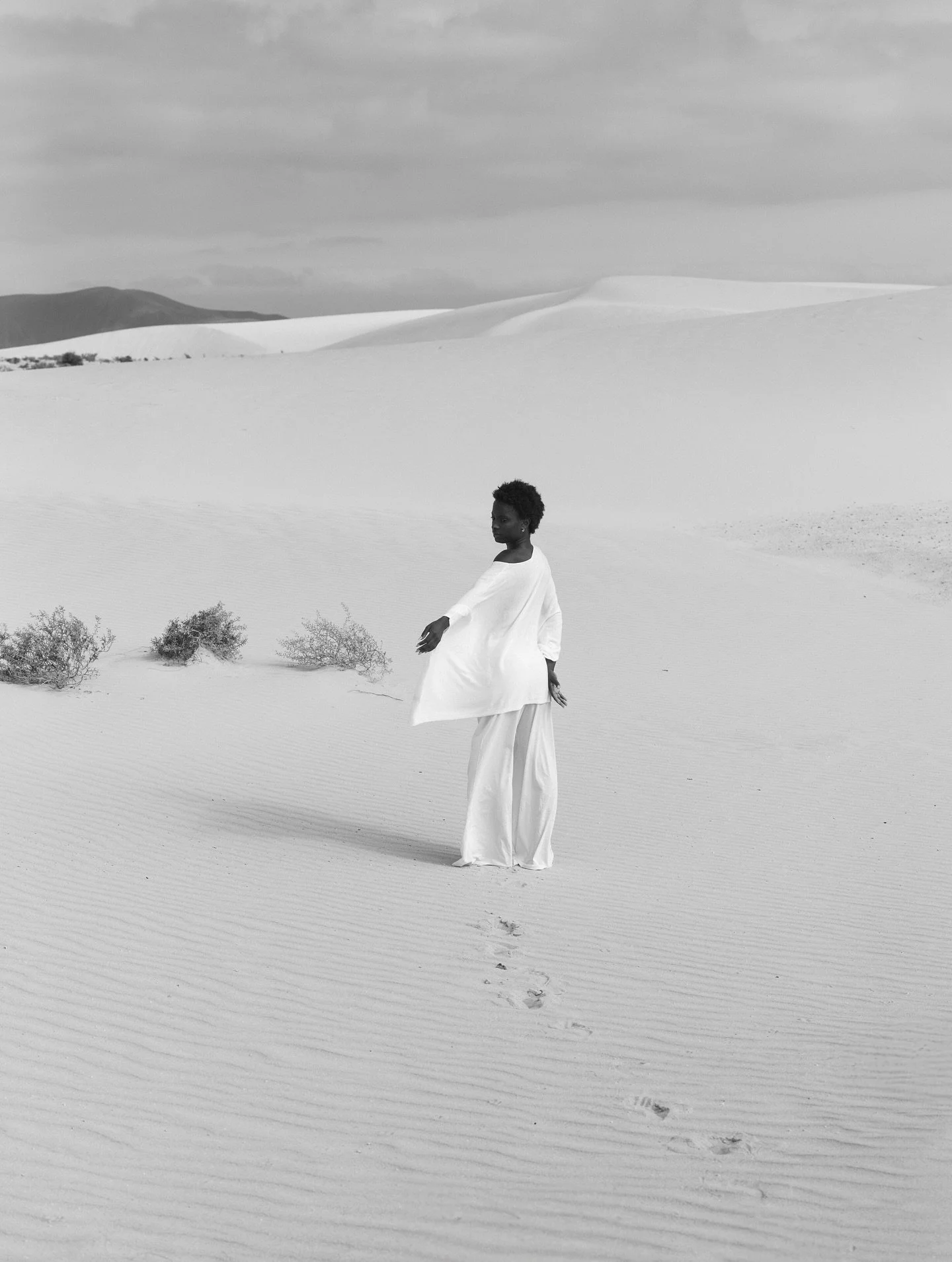 &lsquo;And a softness came from the starlight 
and filled me to the bone&rsquo;
〰️ W.B Yeats 

1 &amp; 4 📸 by @alexandrucostin ✨
Featuring our @wear_chicama poncho and pantalon in 100% Pima cotton
 
#poetry
#art
#madetolast