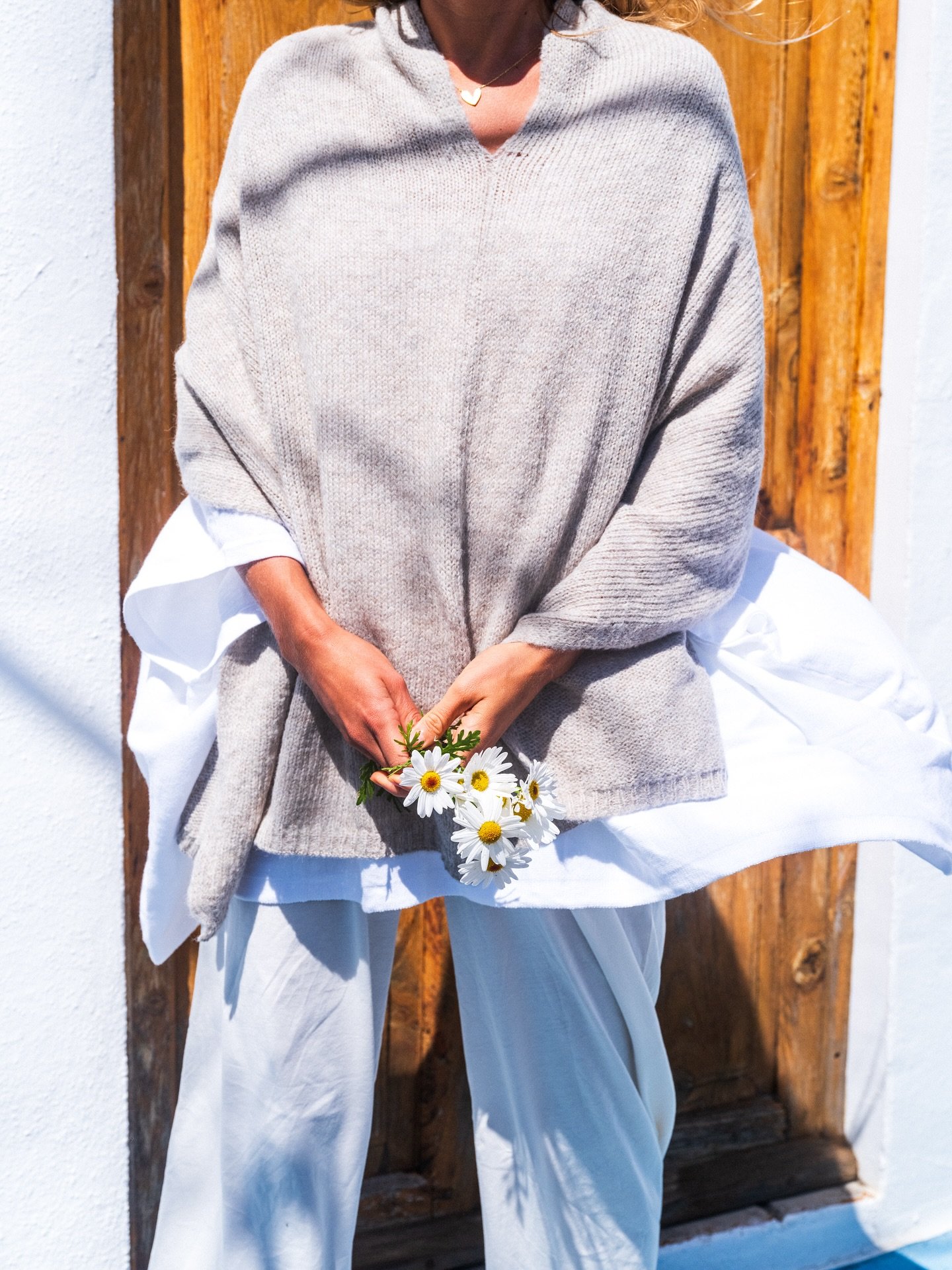 &lsquo;Somewhere between right and wrong, there&rsquo;s a garden. I&rsquo;ll will meet you there.&rsquo;
_____ Rumi

stories | collections | madetolast 

1) image by @alexandrucostin for @wear_chicama 
2) image Pinterest
3) image @elidejong 
4) image