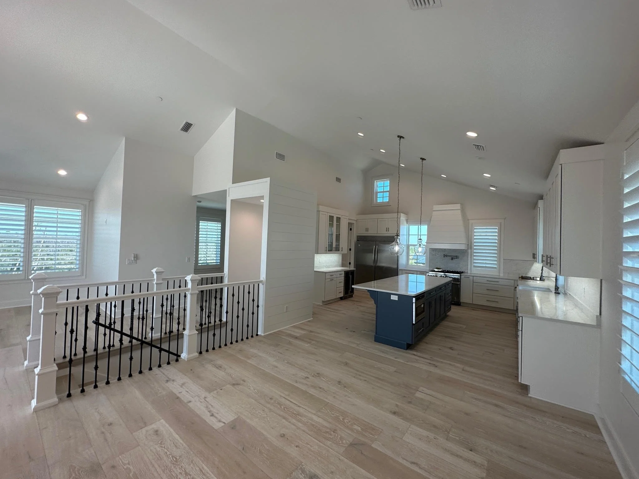 105 kitchen.jpg