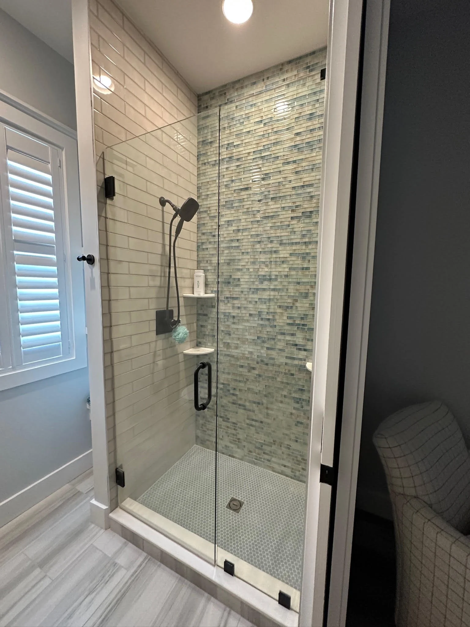 407 bathroom 2.jpg