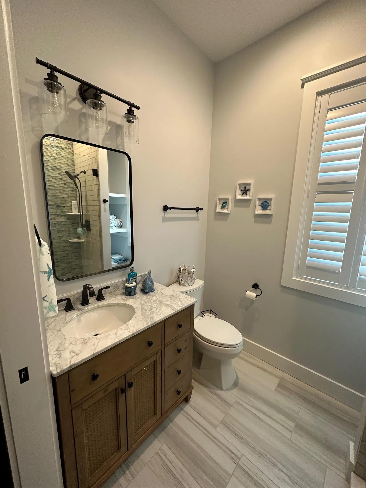 407 bathroom.jpg