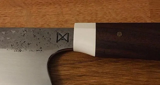 It was very hard to let go of this one but I had no choice...
The vegetable cleaver with a 180mm blade and 315mm overall, went to a big knife enthousiast so I&rsquo;m sure it&rsquo;ll be put to the test! #forgedsteel #forgedfinish #handforged #knifem