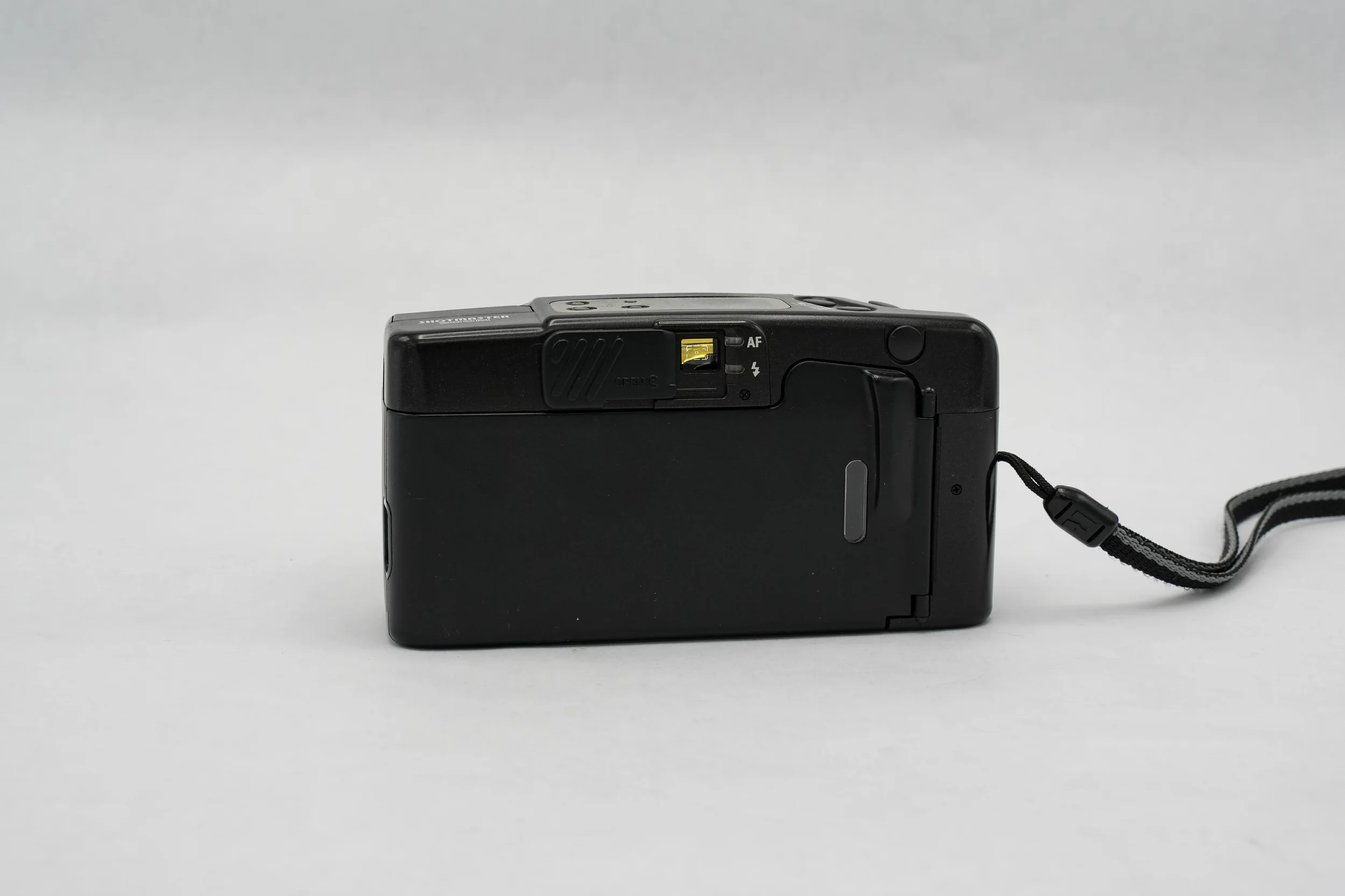 C20_Ricoh_AF_Zoom_model-unconfirmed_rear_02.webp