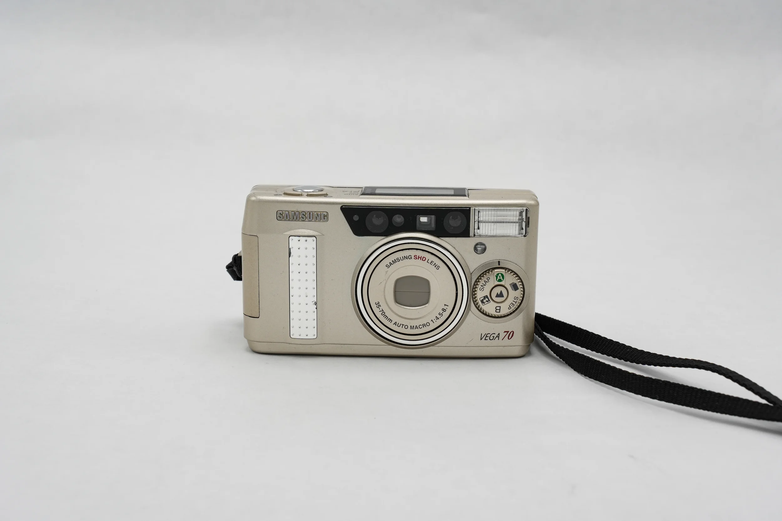 C01_Samsung_Vega_70_front_01.webp