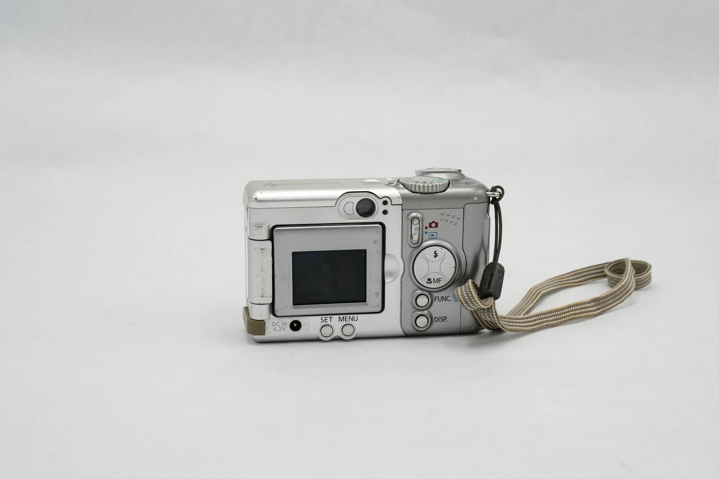 C16_Canon_PowerShot_A80_rear_02.webp