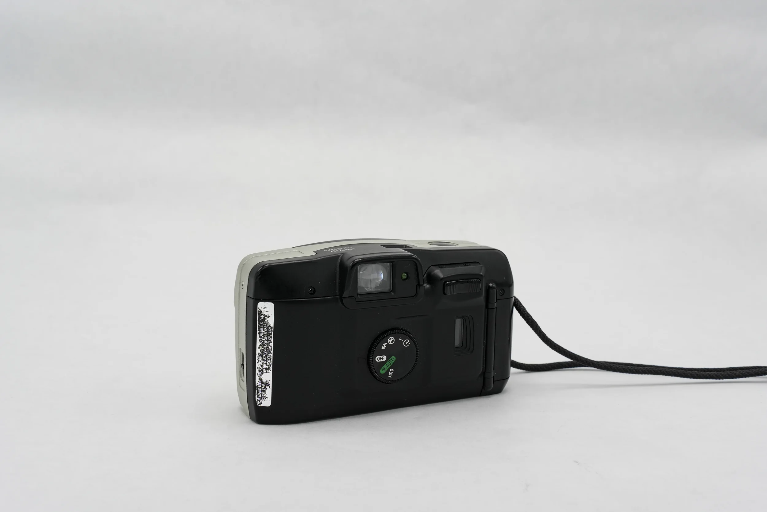 C08_Canon_Sure_Shot_60_Zoom_rear_02.webp