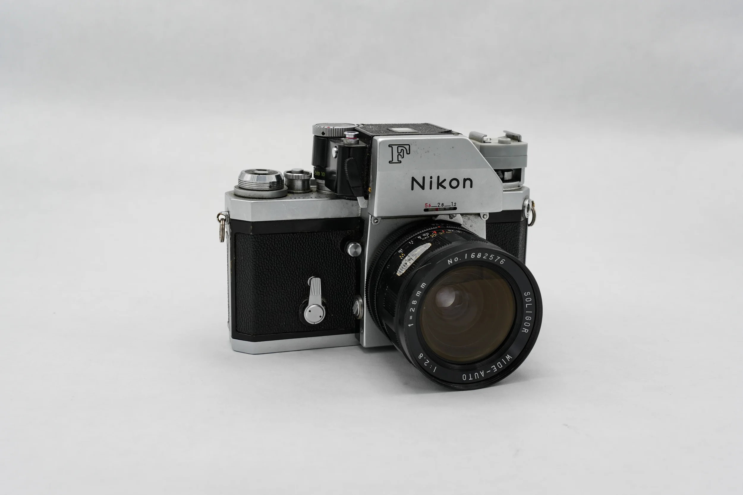 C31_Nikon_F_Soligor_28mm_f2.8_front-angle_01.webp