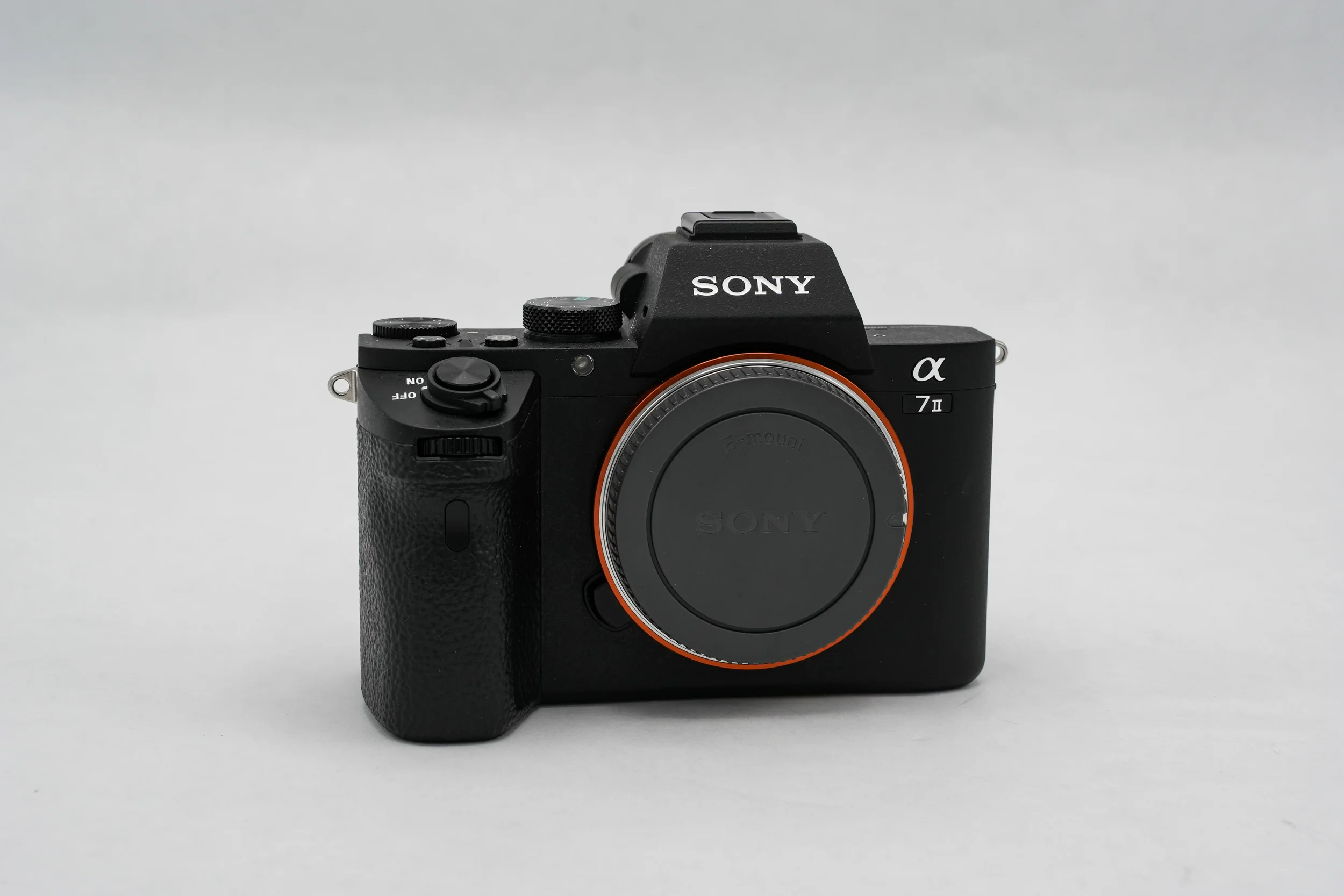C22_Sony_Alpha_a7_II_body_front_01.webp
