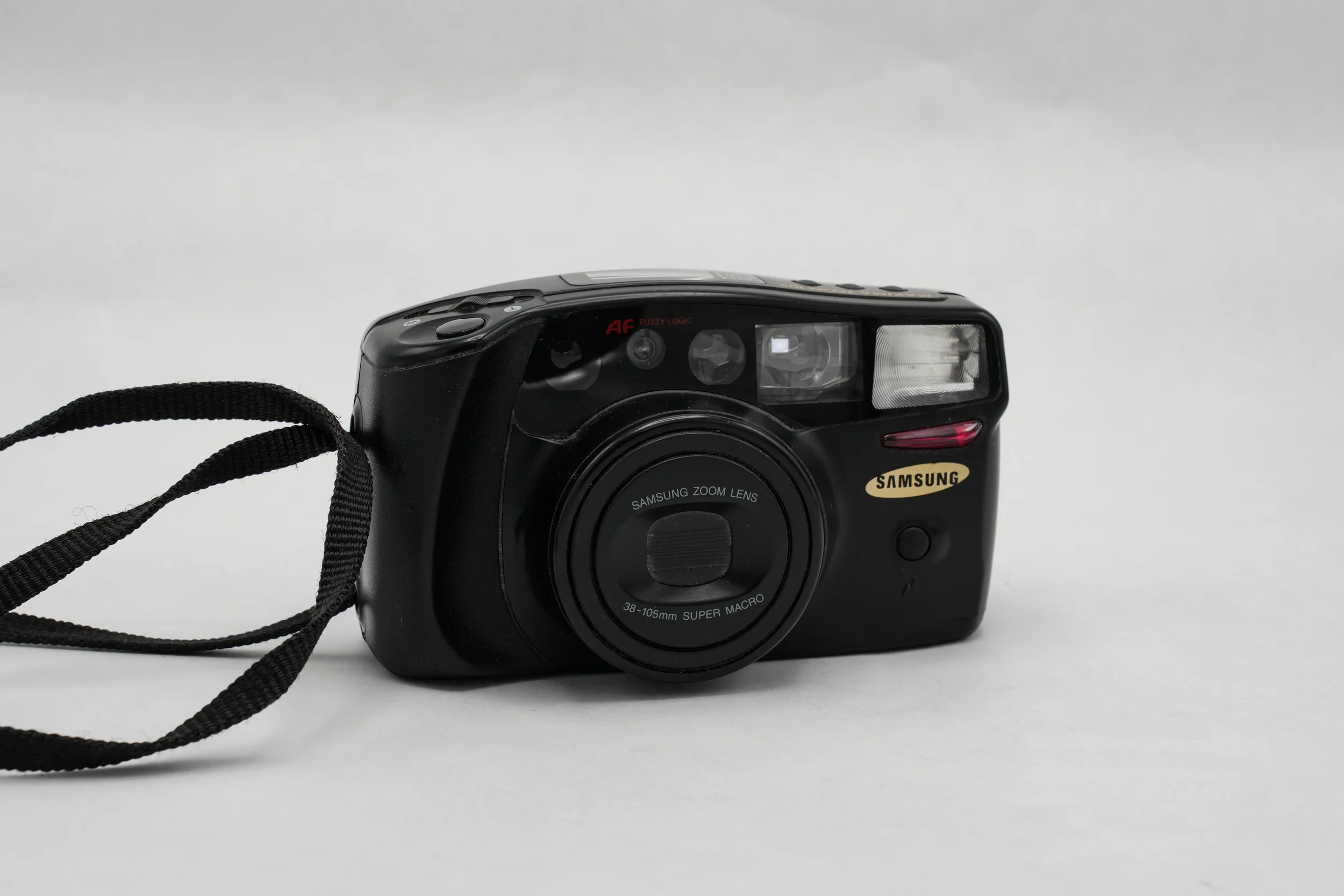 C13_Samsung_AF_Zoom_model-unconfirmed_front_01.webp
