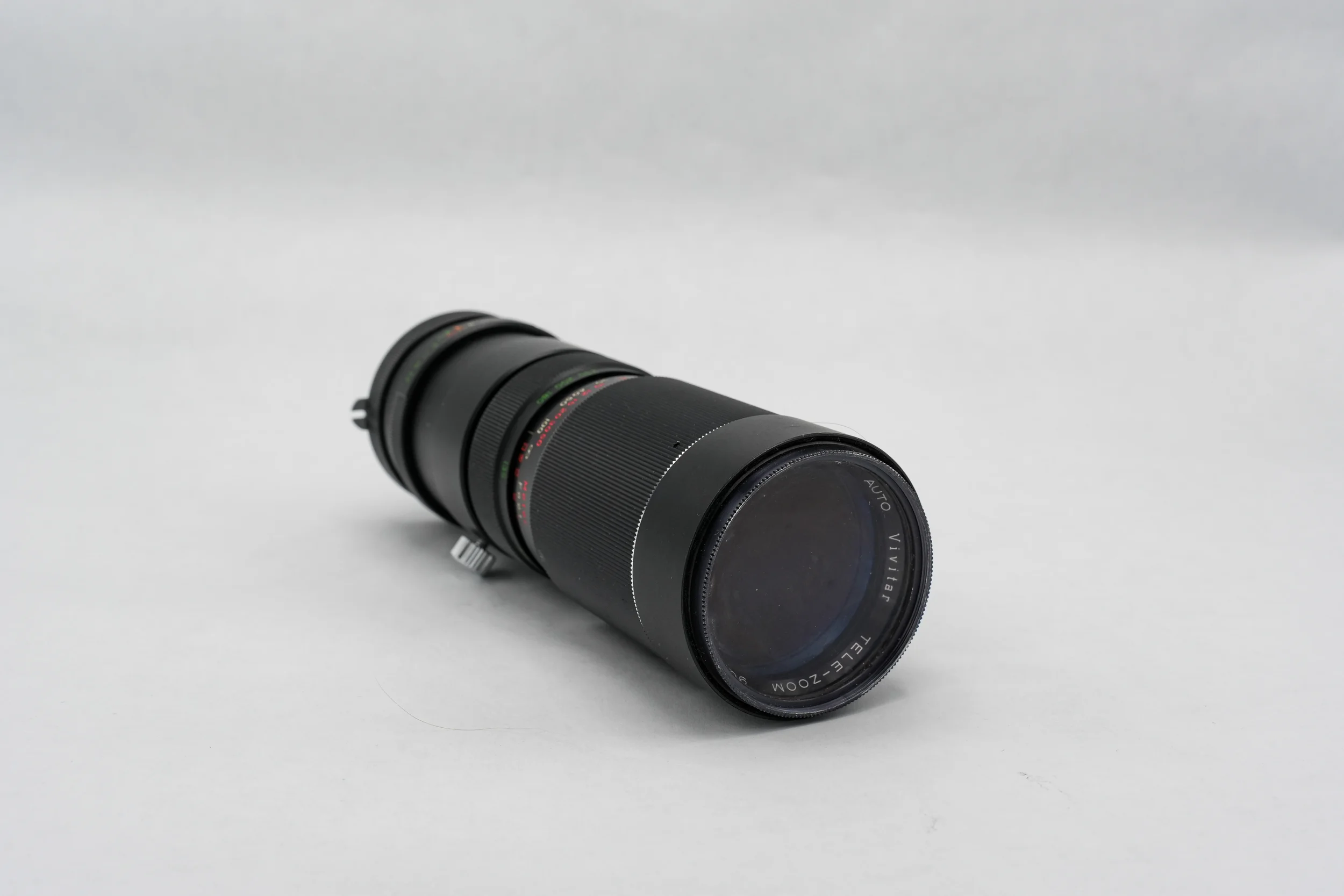 C27_Vivitar_90-230mm_Nikon_F_front-angle_01.webp