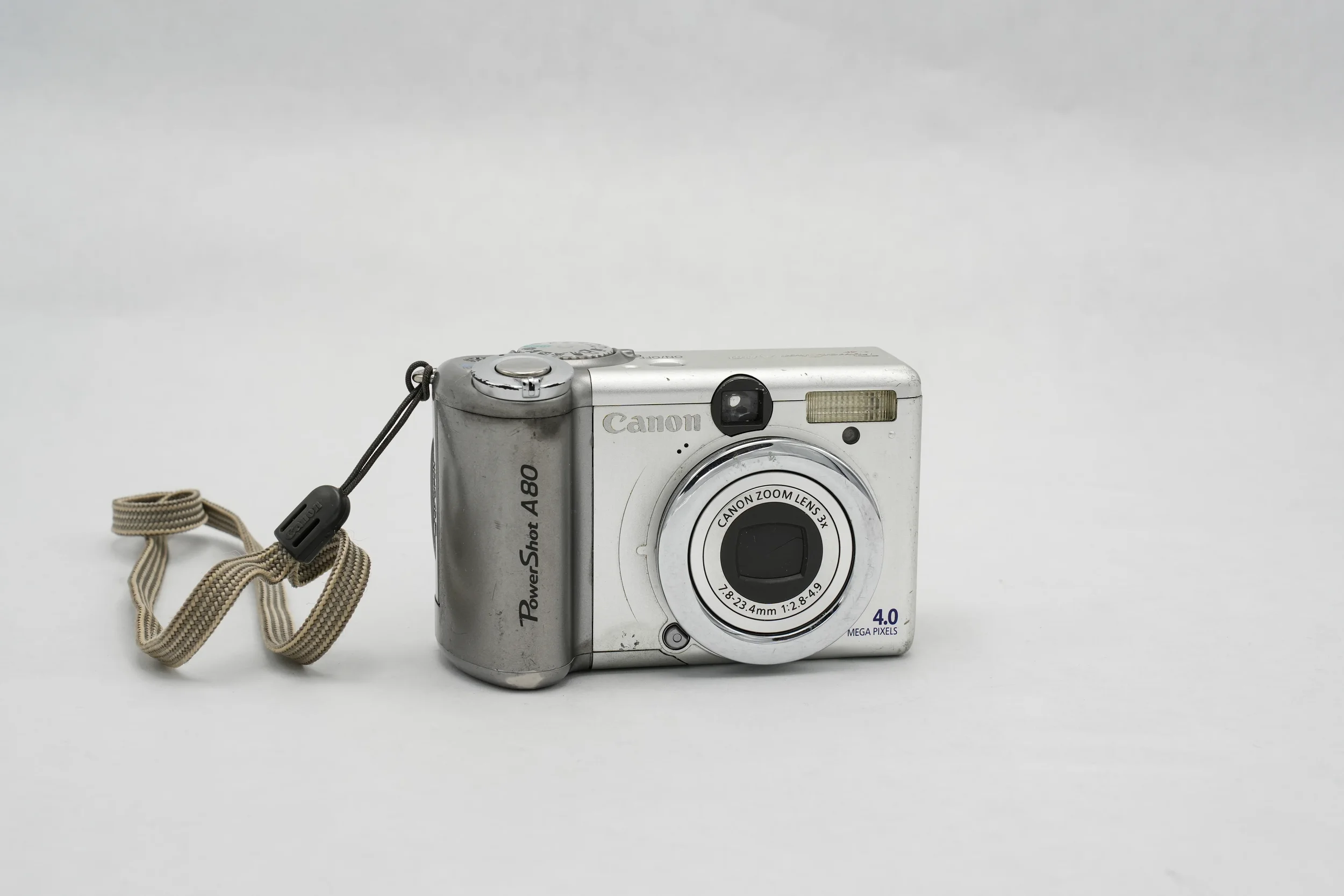 C16_Canon_PowerShot_A80_front_01.webp